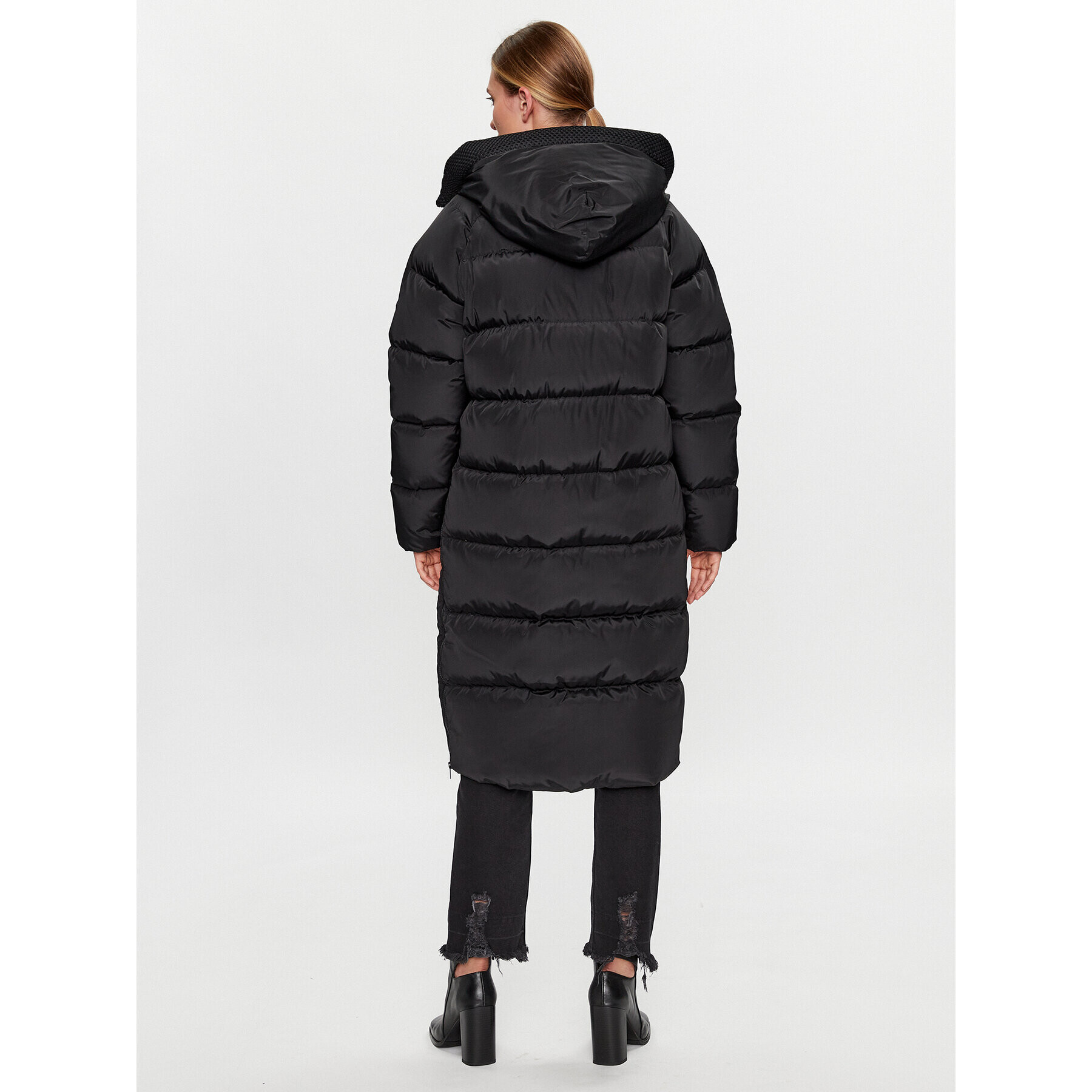 Peak Performance Пухено яке Stella G77950010 Черен Regular Fit - Pepit.bg