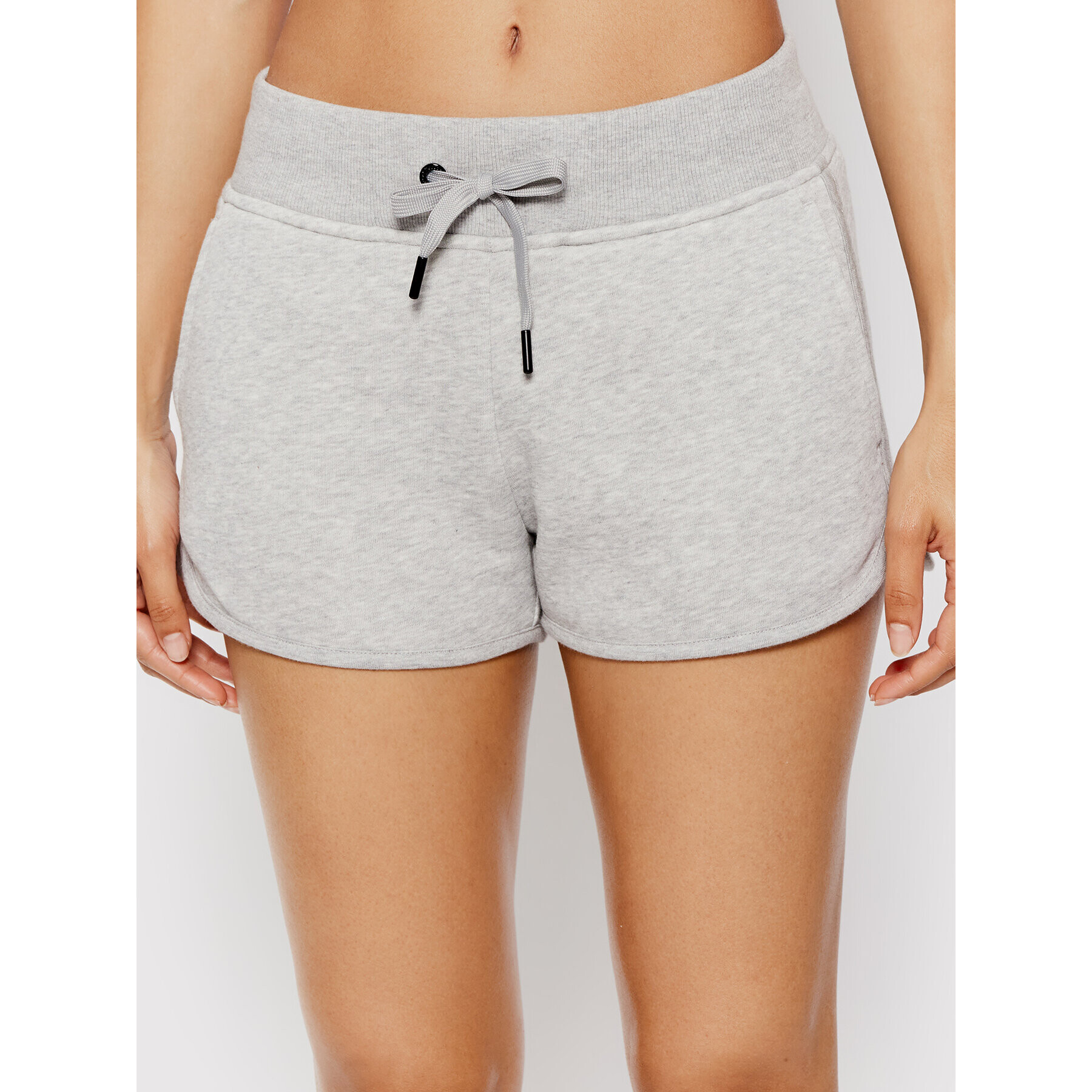 Peak Performance Спортни шорти Dam G77537020 Сив Regular Fit - Pepit.bg