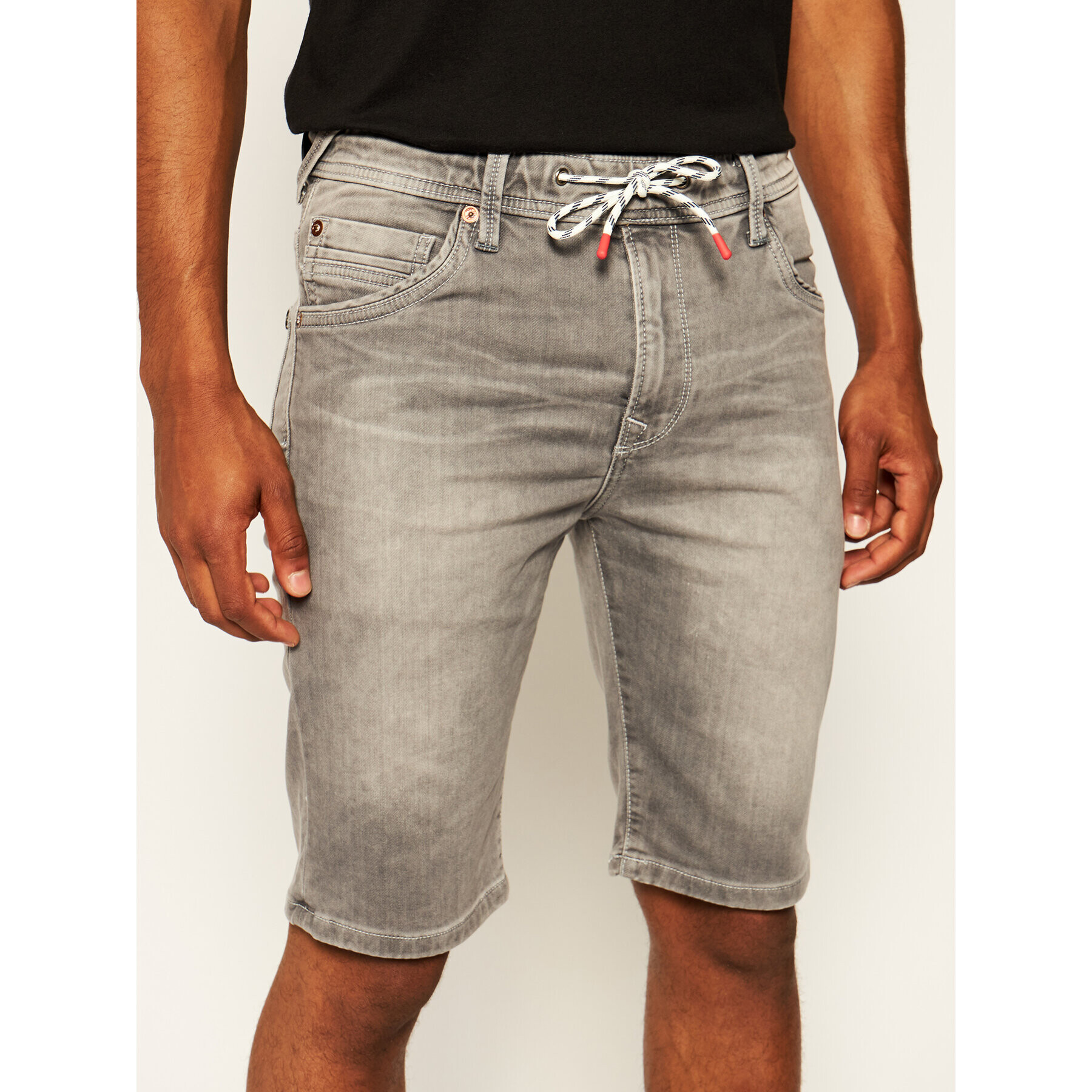 Pepe Jeans Дънкови шорти Jagger Short Used PM800776 Сив Regular Fit - Pepit.bg