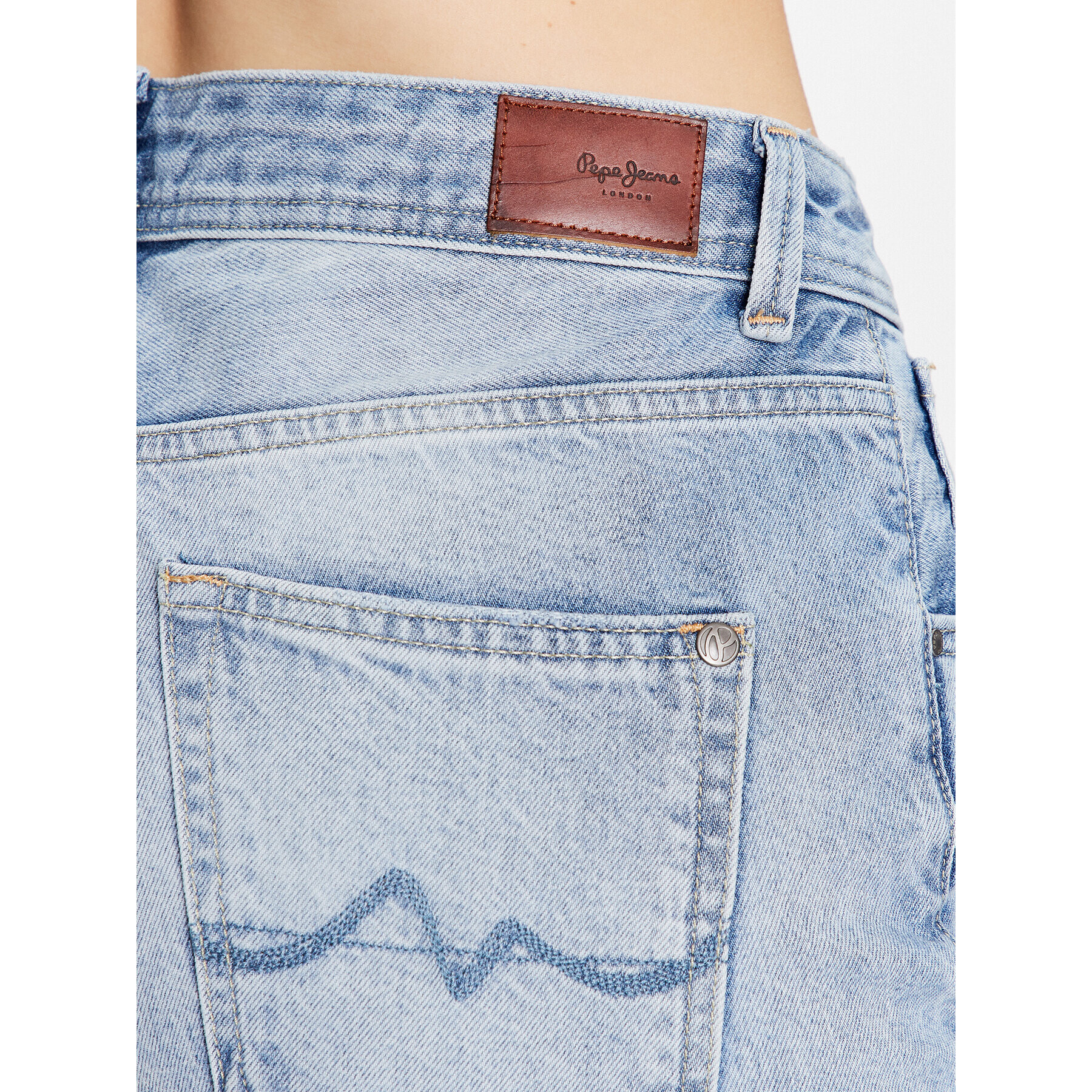 Pepe Jeans Дънкови шорти Violet Bermuda PL801006HQ8 Син Relaxed Fit - Pepit.bg