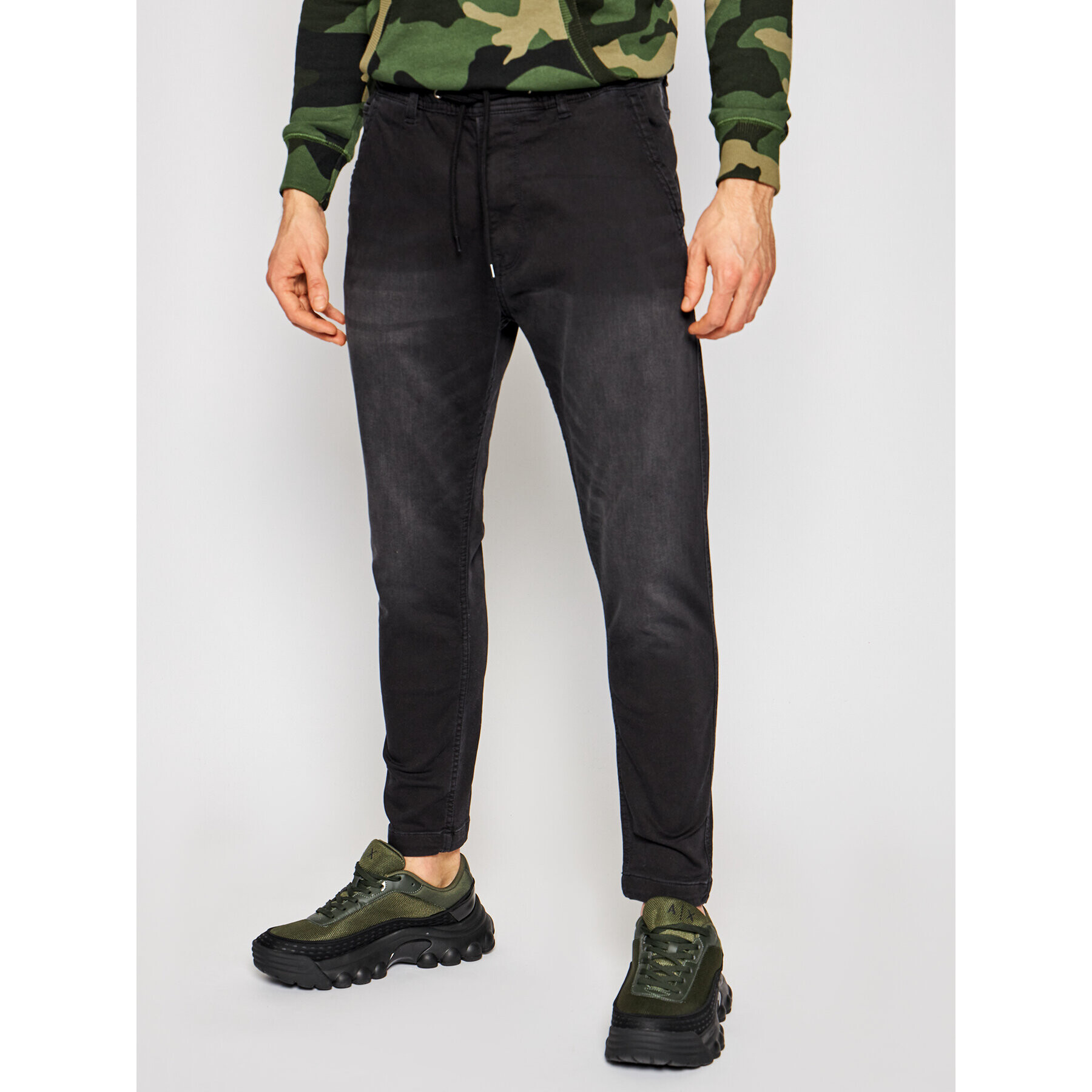 Pepe Jeans Джогъри GYMDIGO New Johnson PM205897 Черен Relaxed Fit - Pepit.bg