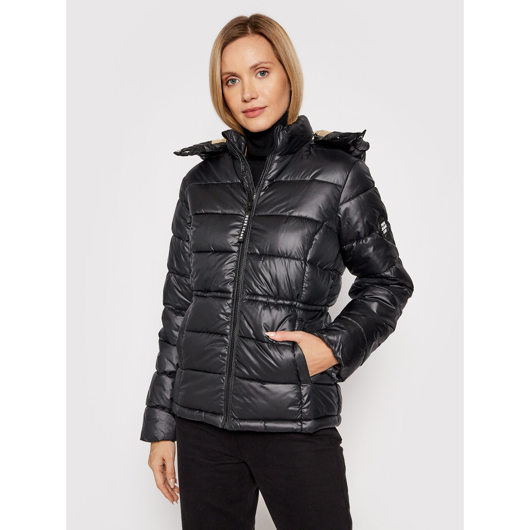 Pepe Jeans Пухено яке Camille PL401979 Черен Regular Fit - Pepit.bg