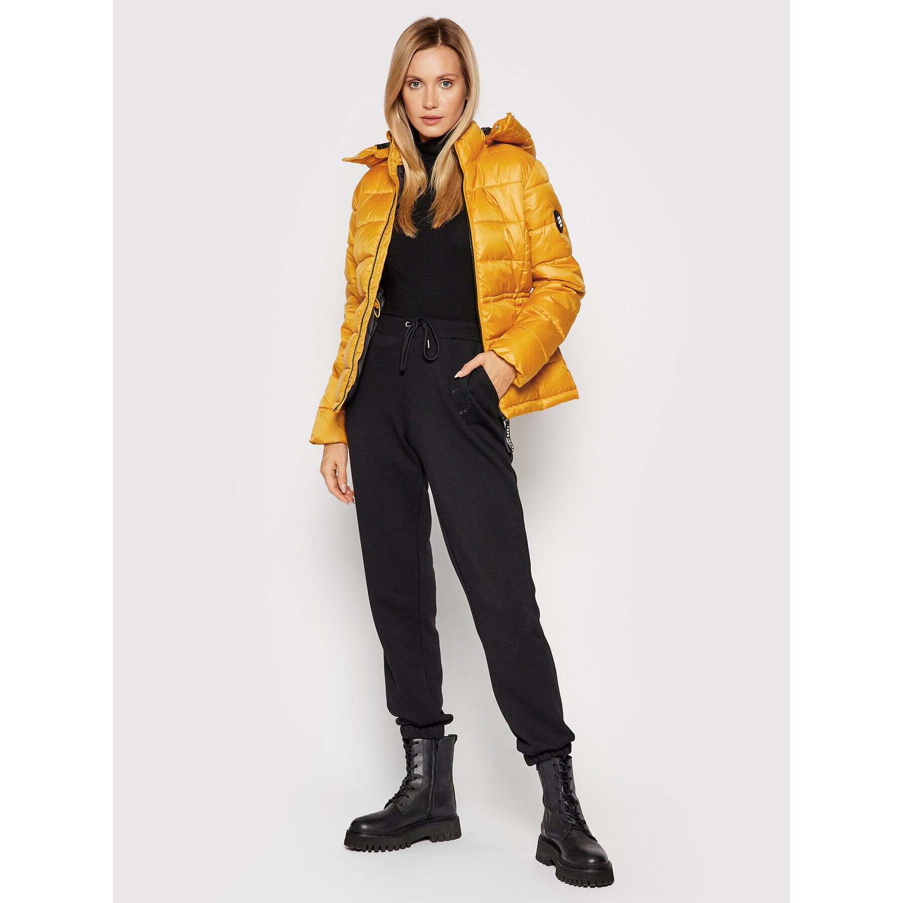 Pepe Jeans Пухено яке Camille PL401979 Жълт Regular Fit - Pepit.bg