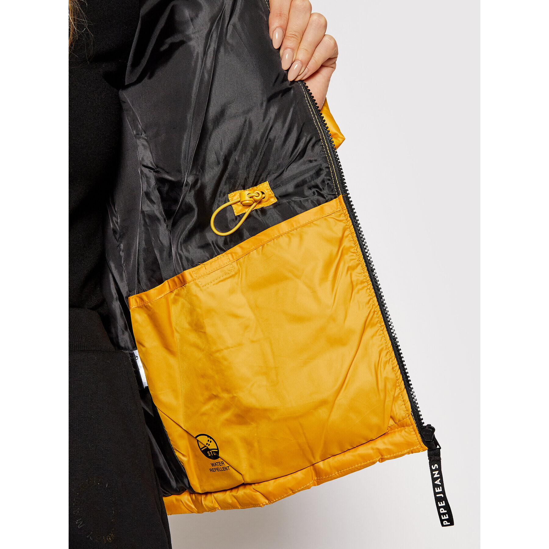 Pepe Jeans Пухено яке Camille PL401979 Жълт Regular Fit - Pepit.bg