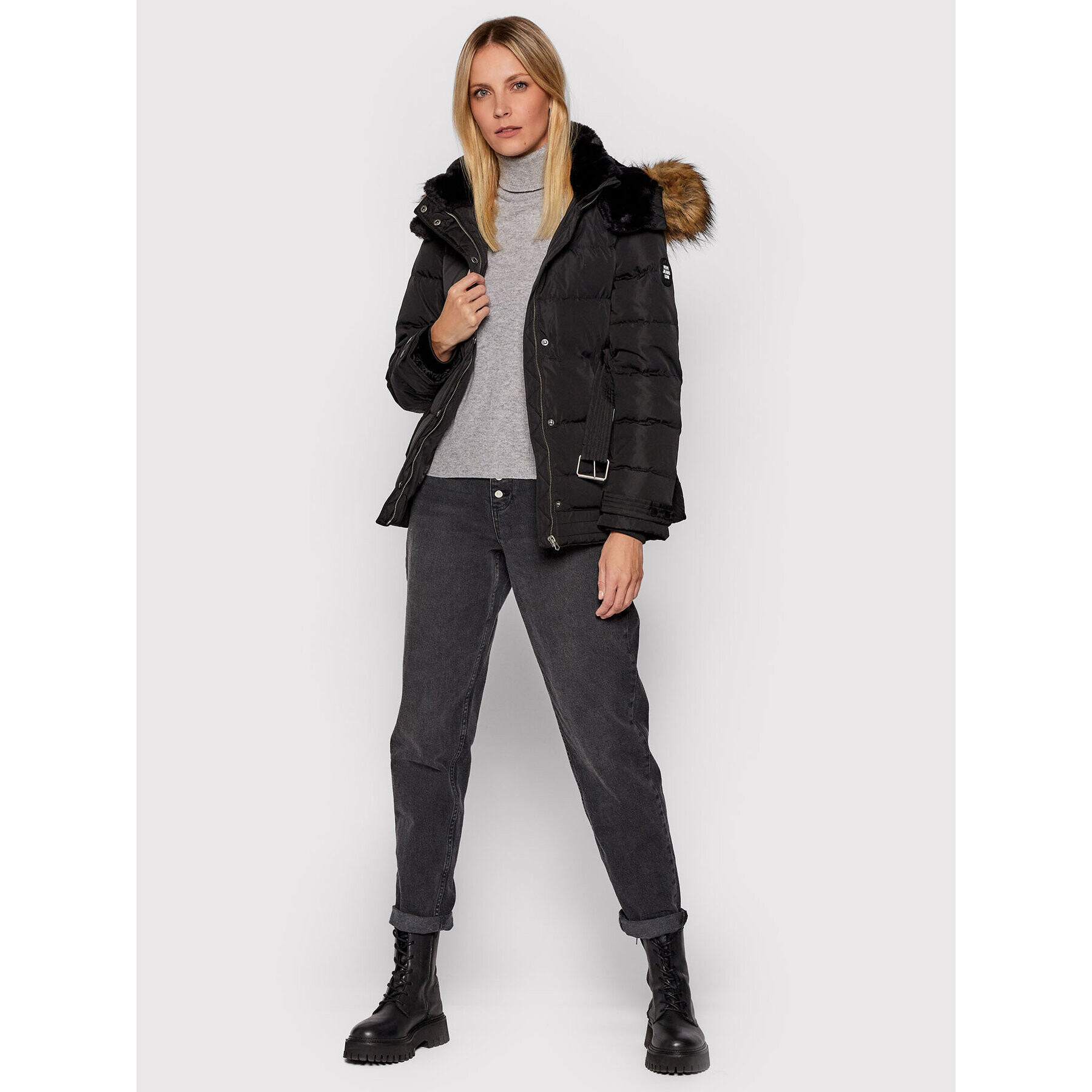 Pepe Jeans Пухено яке Frida PL401962 Черен Regular Fit - Pepit.bg