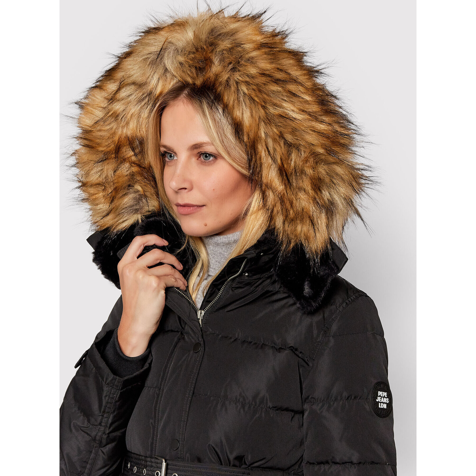 Pepe Jeans Пухено яке Frida PL401962 Черен Regular Fit - Pepit.bg
