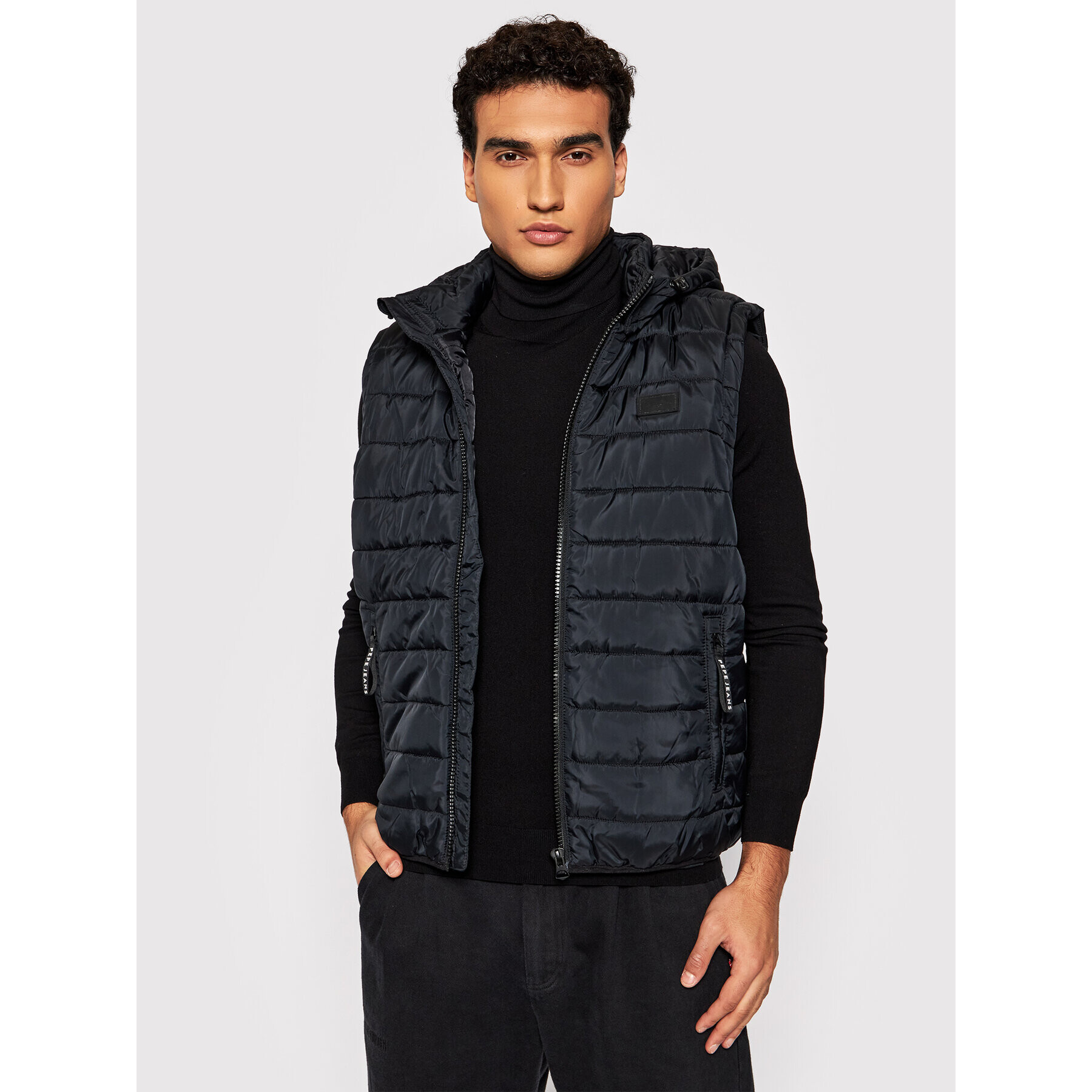 Pepe Jeans Пухено яке Hiram PM402452 Черен Regular Fit - Pepit.bg