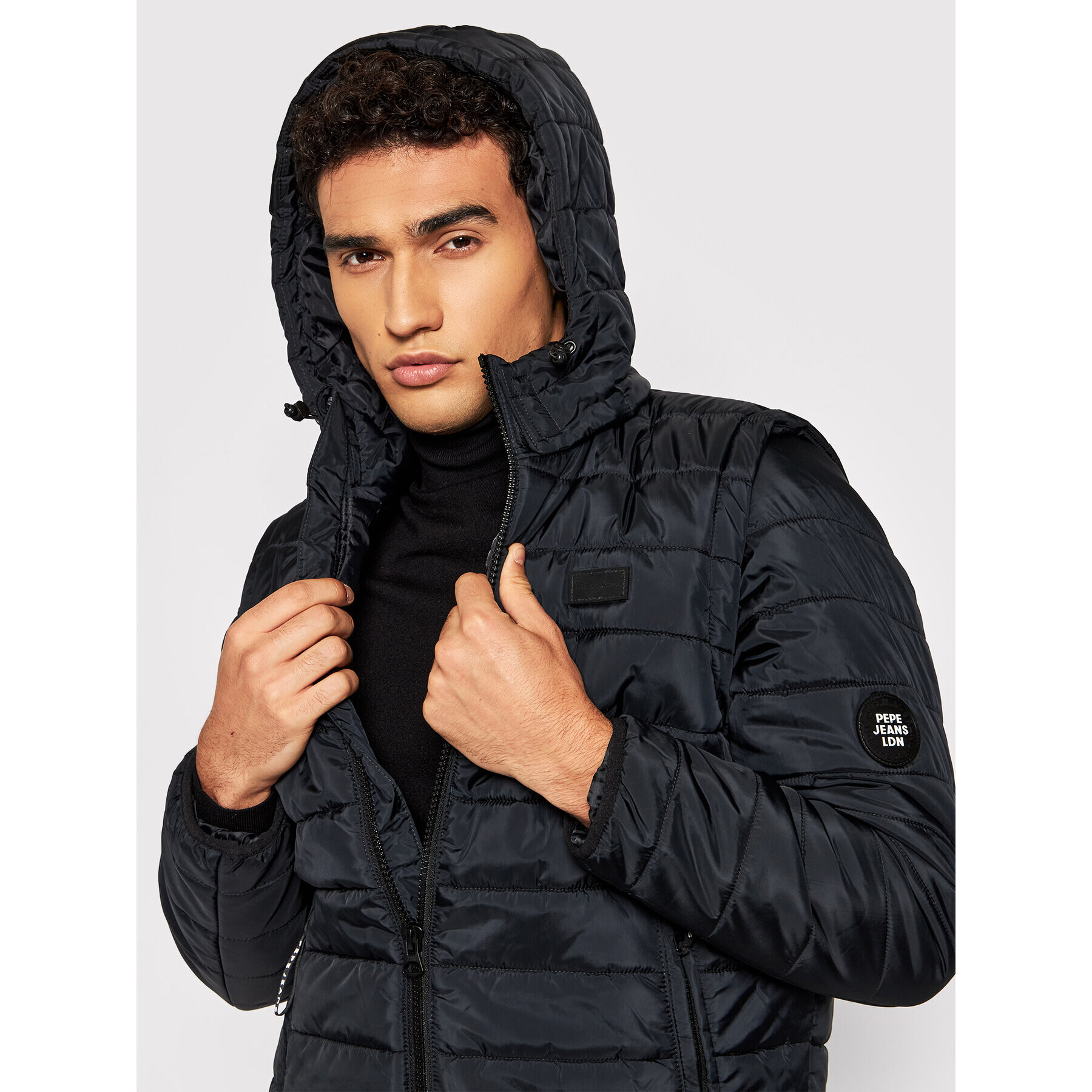 Pepe Jeans Пухено яке Hiram PM402452 Черен Regular Fit - Pepit.bg