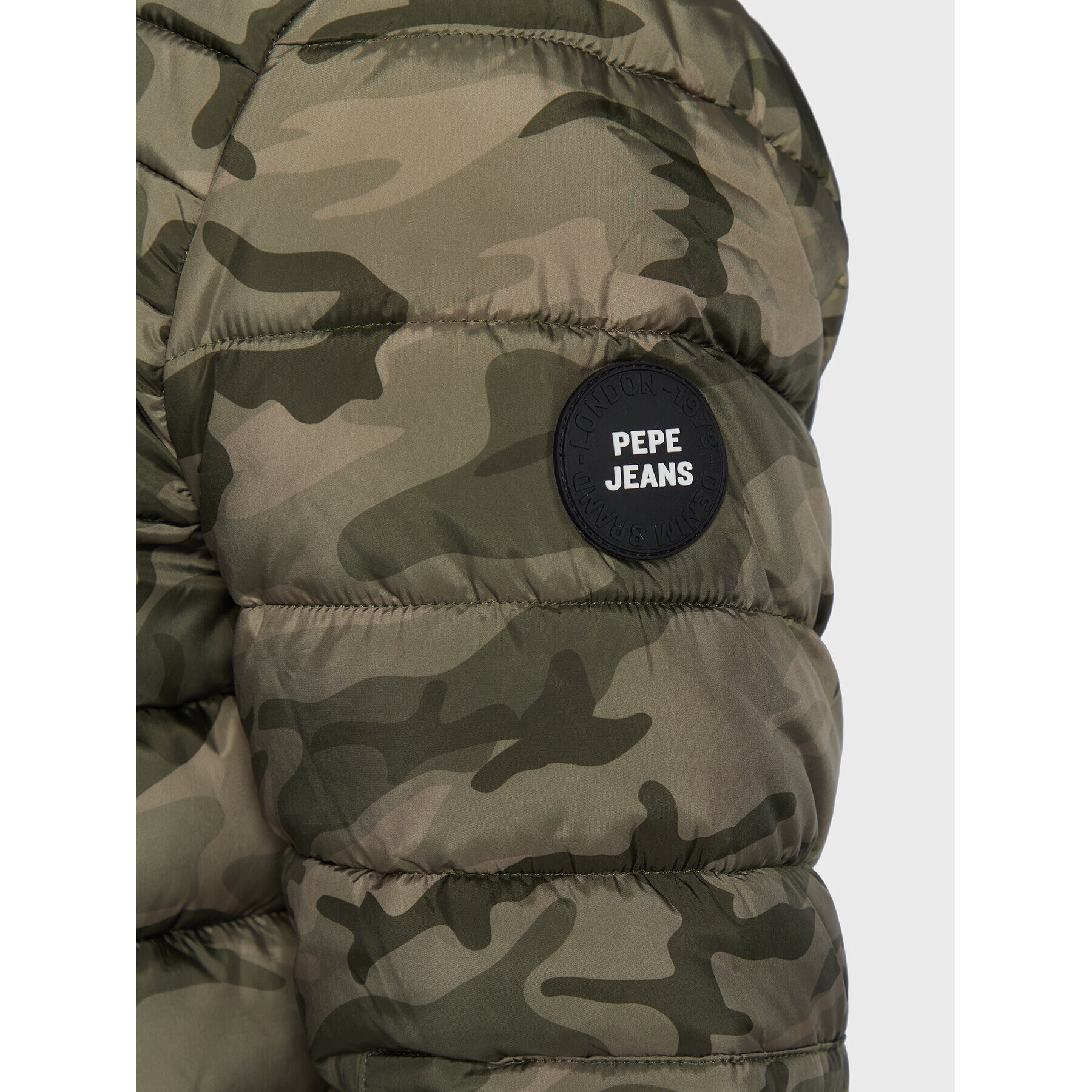 Pepe Jeans Пухено яке Jack Camo PM402588 Зелен Regular Fit - Pepit.bg