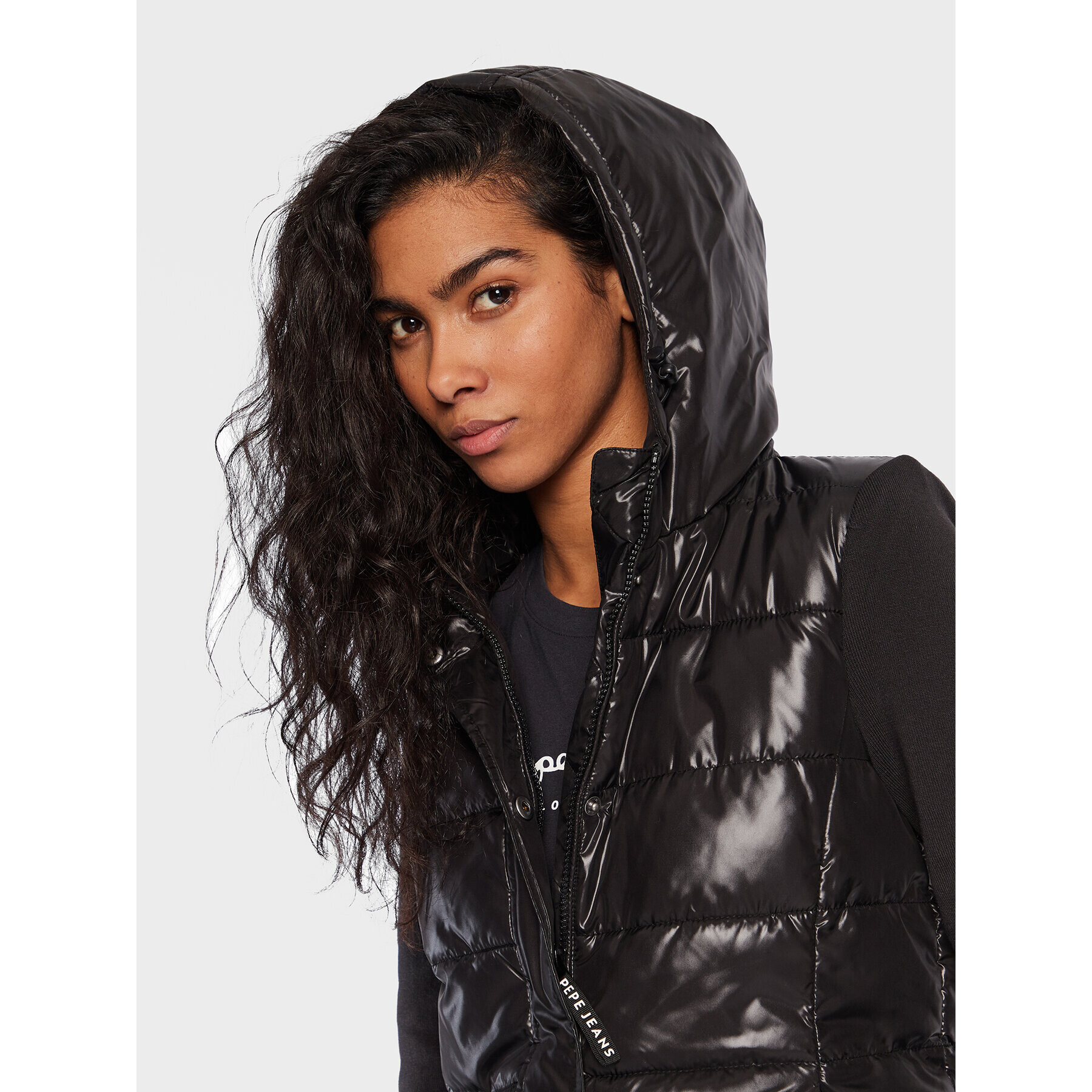 Pepe Jeans Пухено яке Rinnas PL402143 Черен Regular Fit - Pepit.bg