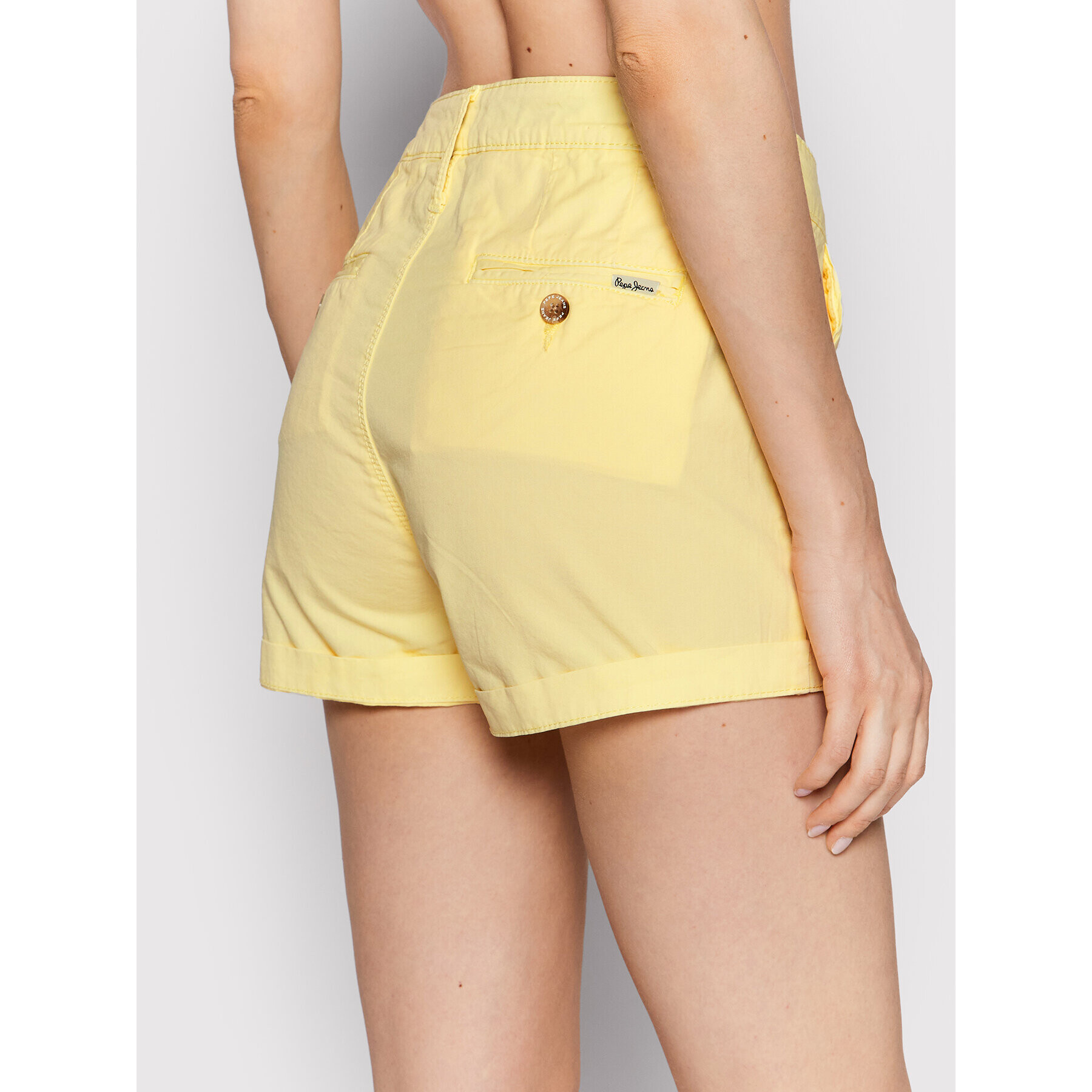 Pepe Jeans Шорти от плат Balboa PL800994 Жълт Regular Fit - Pepit.bg
