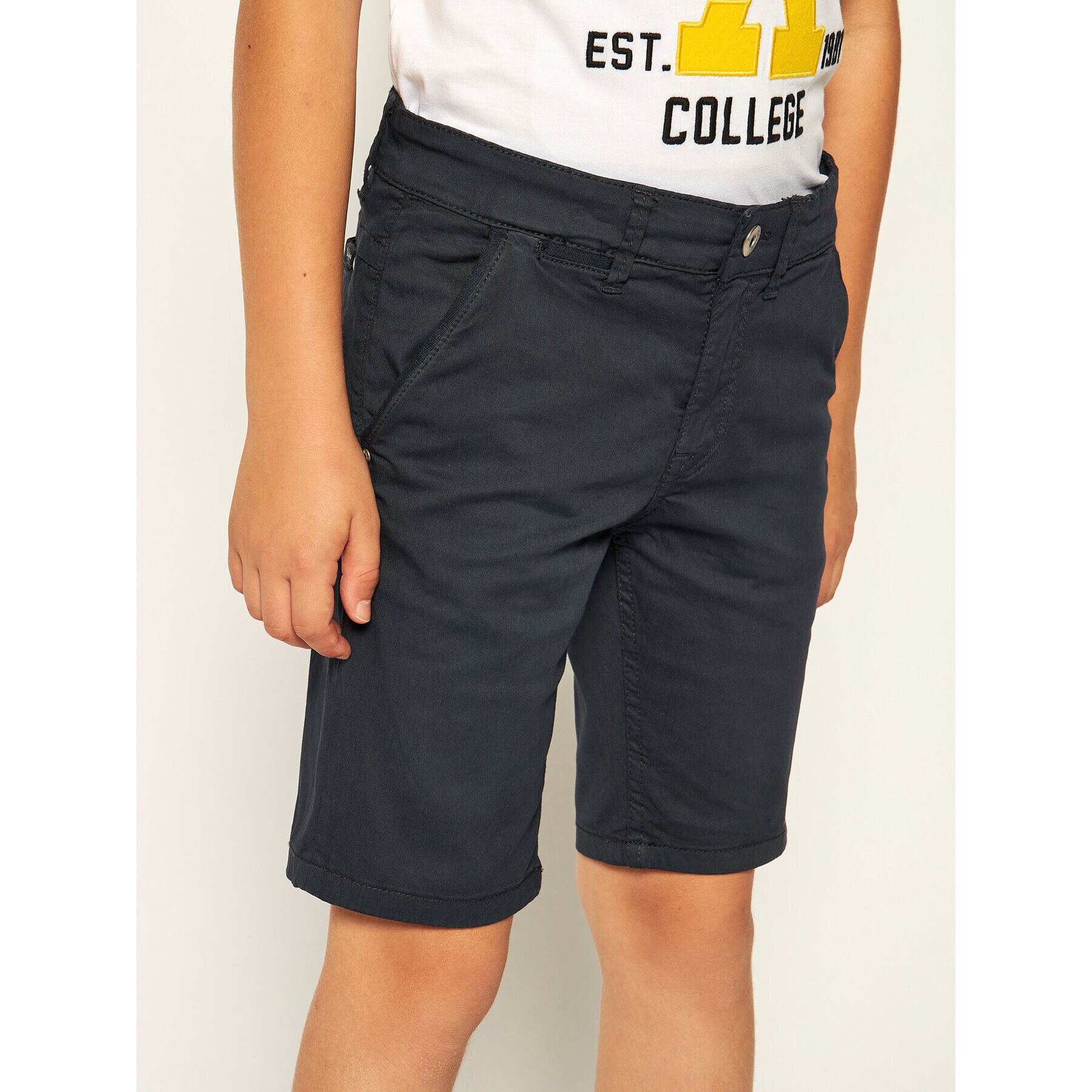 Pepe Jeans Шорти от плат Blueburn PB800295 Тъмносин Regular Fit - Pepit.bg