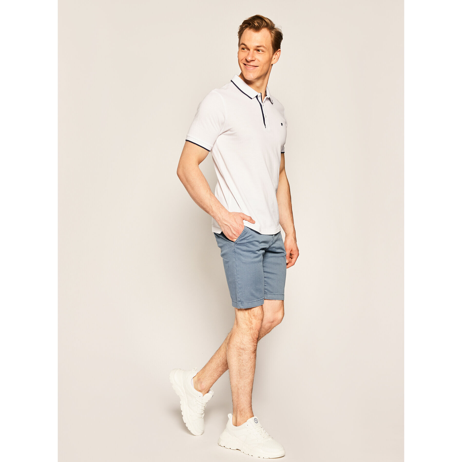 Pepe Jeans Шорти от плат Charly Minimal PM800773 Син Slim Fit - Pepit.bg