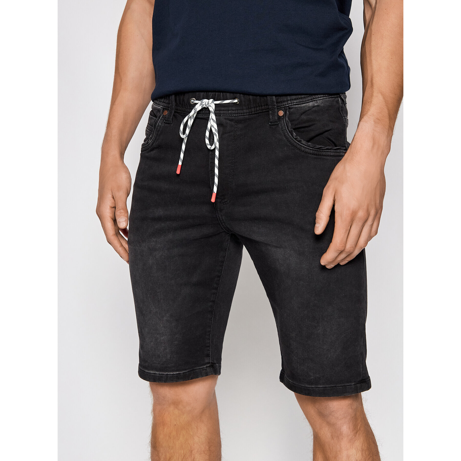 Pepe Jeans Шорти от плат GYMDIGO Jagger PM800840 Черен Regular Fit - Pepit.bg