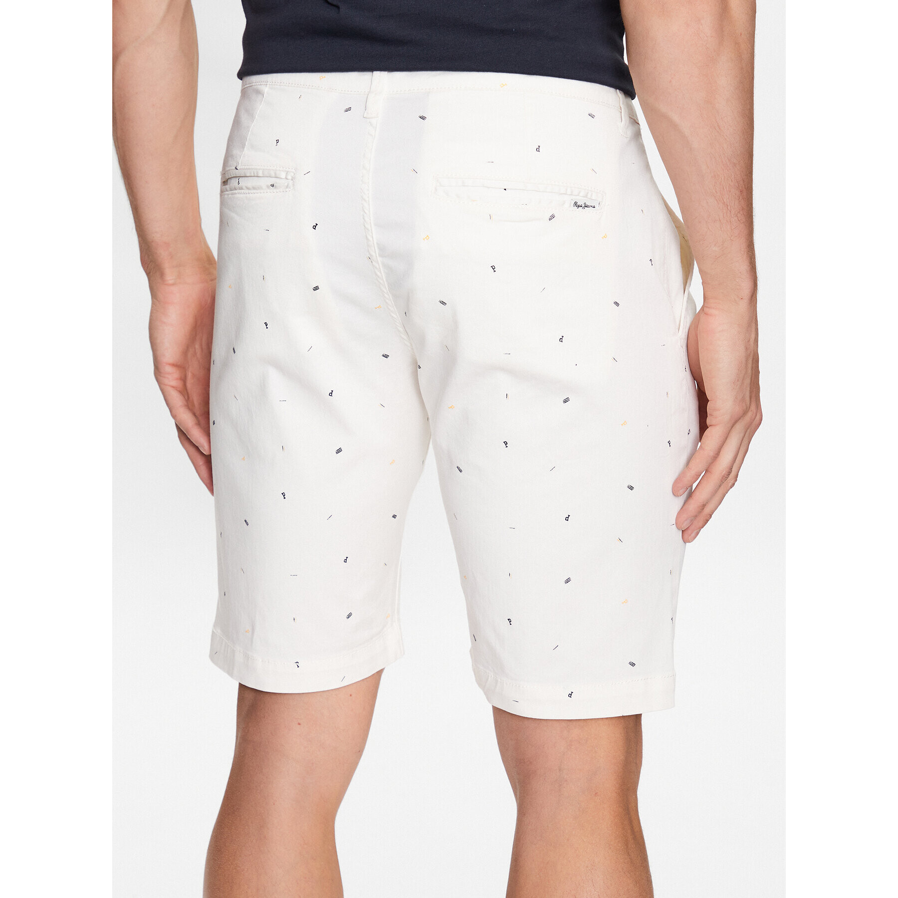 Pepe Jeans Шорти от плат Mc Queen Short Print PM801018 Бял Regular Fit - Pepit.bg