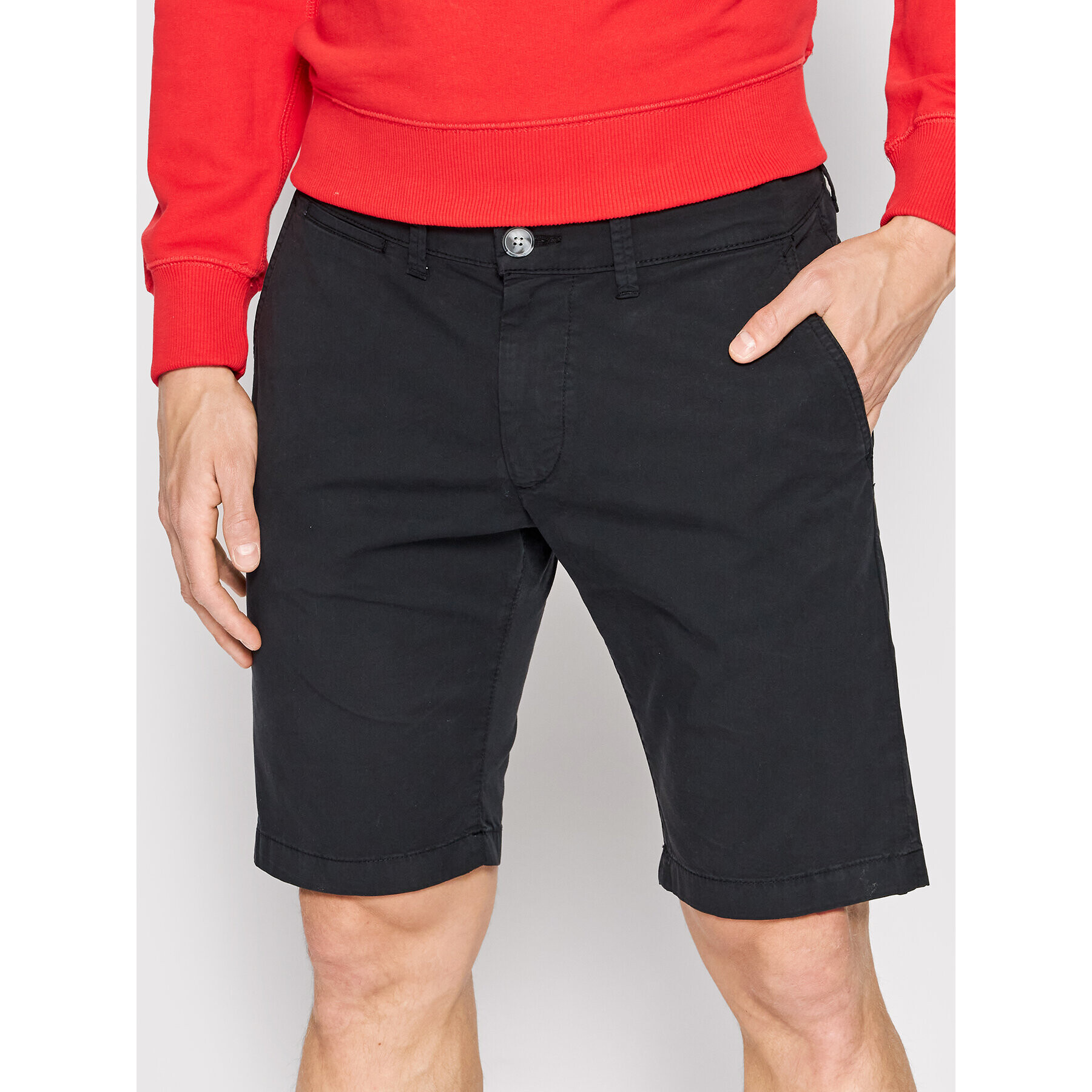 Pepe Jeans Шорти от плат Mcqueen PM800938 Черен Regular Fit - Pepit.bg