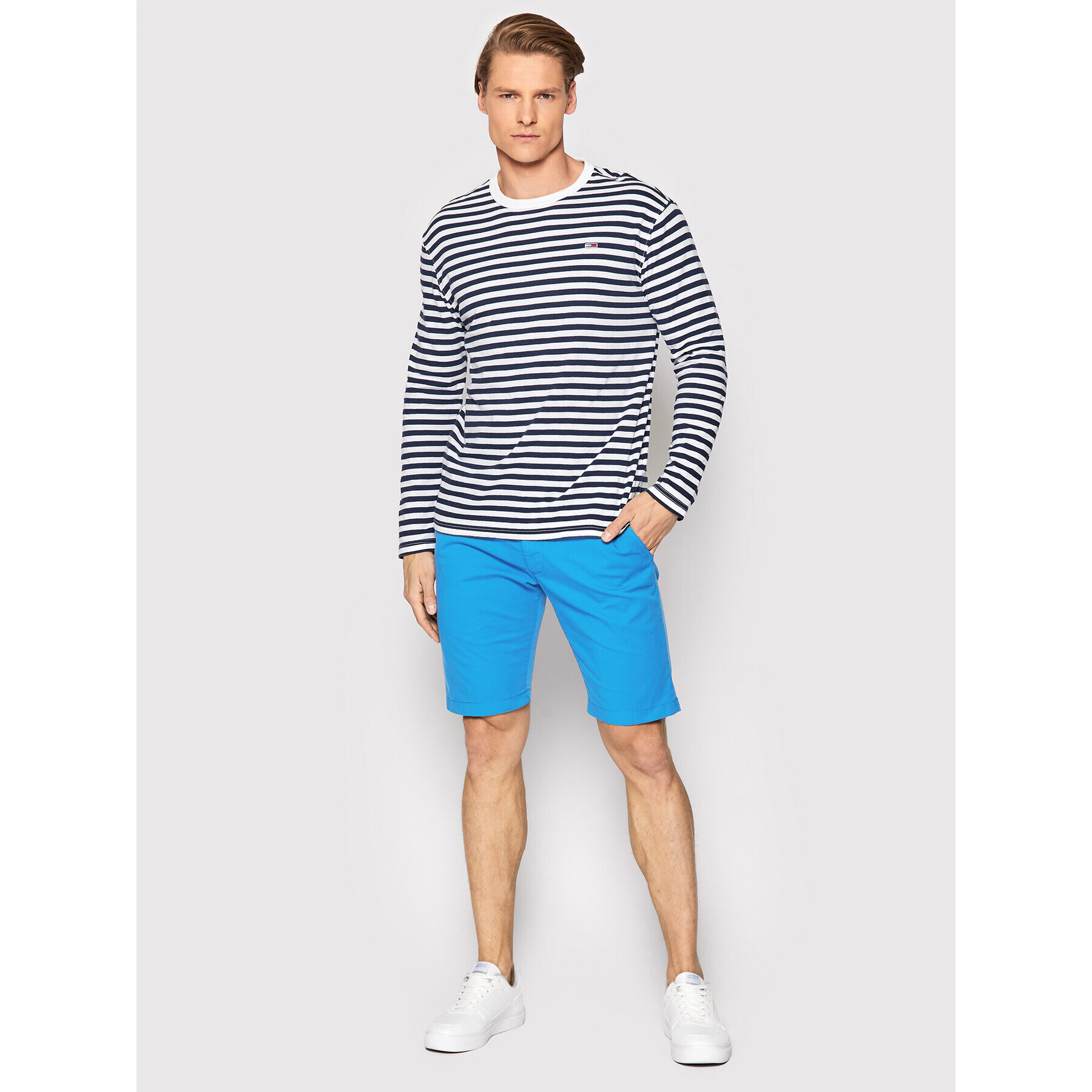 Pepe Jeans Шорти от плат Queen PM800938 Син Regular Fit - Pepit.bg