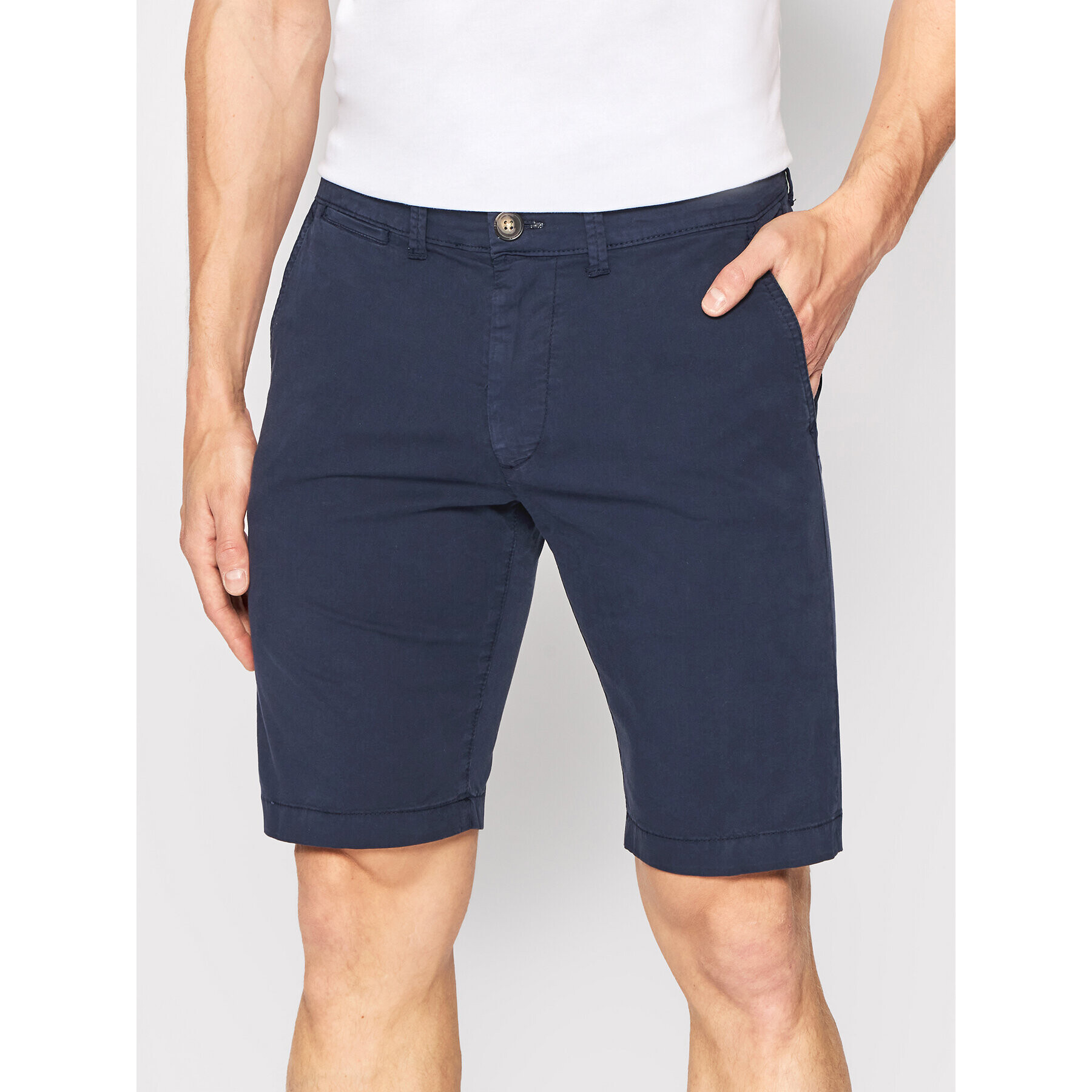 Pepe Jeans Шорти от плат Queen PM800938 Тъмносин Regular Fit - Pepit.bg