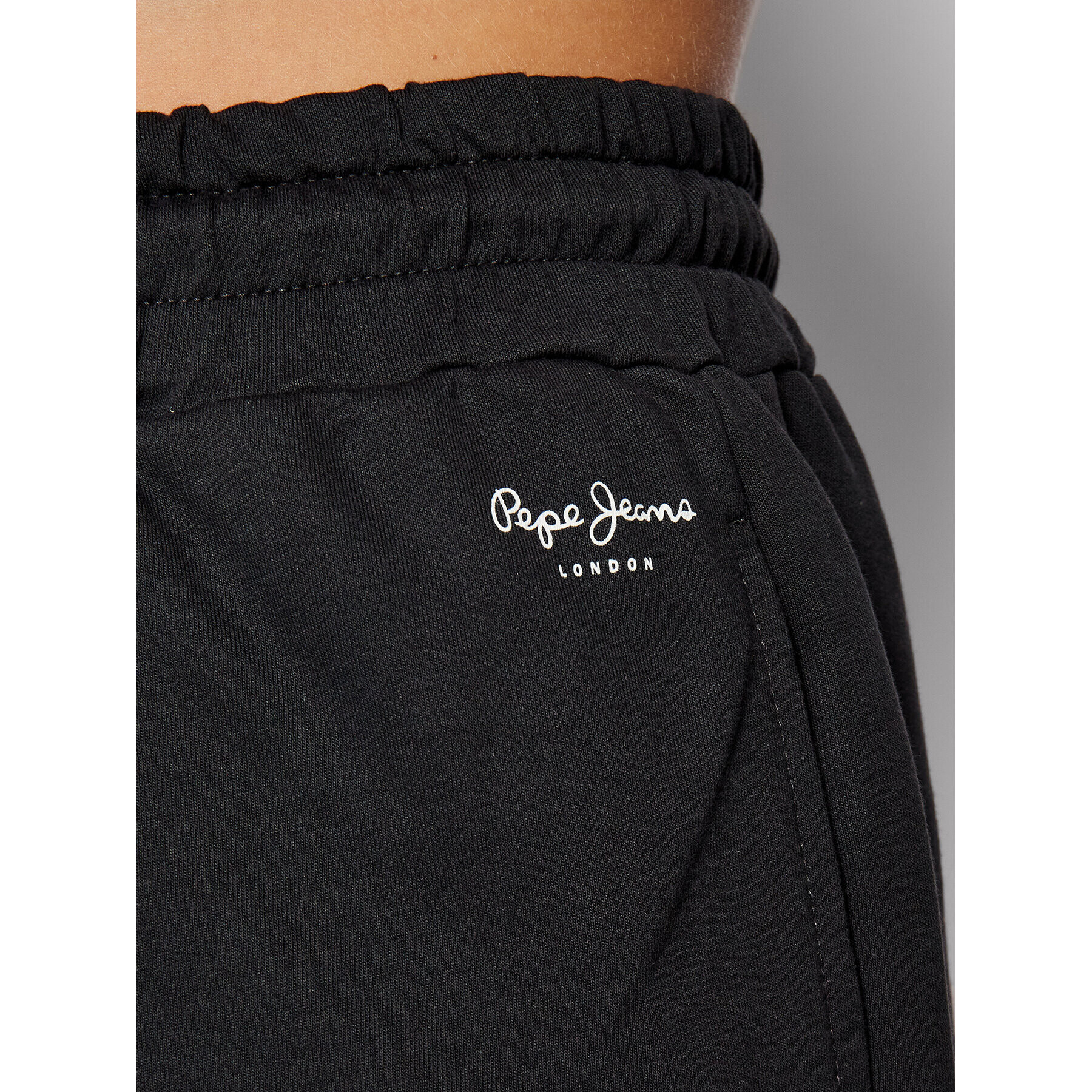 Pepe Jeans Спортни шорти Aina PL800969 Черен Regular Fit - Pepit.bg