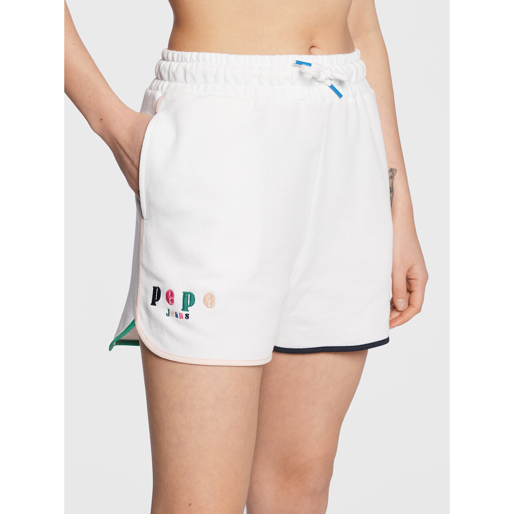 Pepe Jeans Спортни шорти Peg PL801011 Бял Regular Fit - Pepit.bg