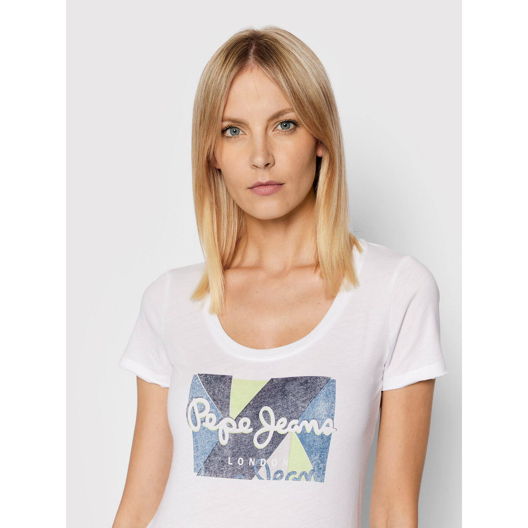 Pepe Jeans Тишърт Dafne PL505058 Бял Regular Fit - Pepit.bg