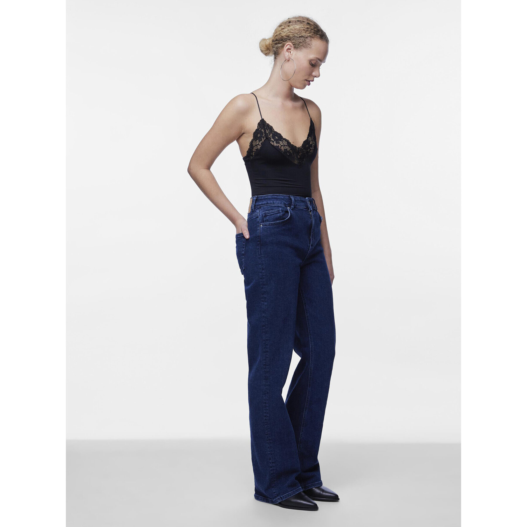 Pieces Боди Kornelie 17119977 Черен Slim Fit - Pepit.bg