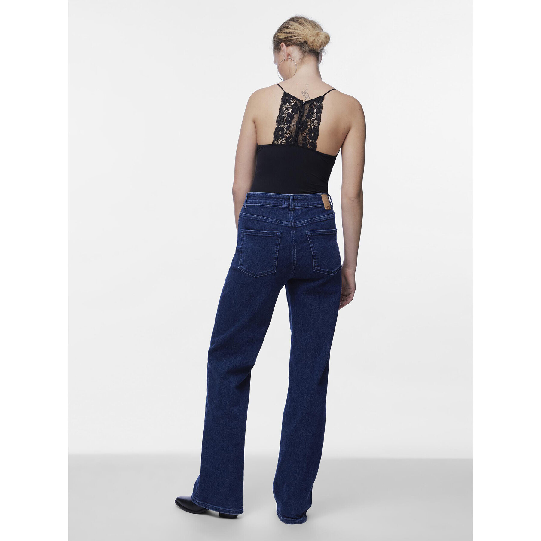 Pieces Боди Kornelie 17119977 Черен Slim Fit - Pepit.bg
