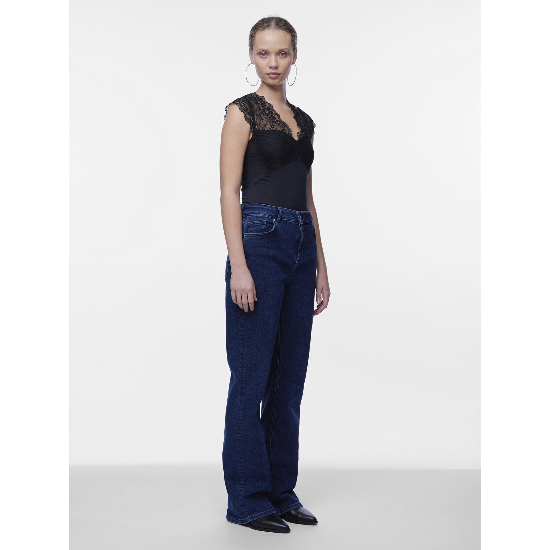 Pieces Боди Tatianna 17114311 Черен Slim Fit - Pepit.bg