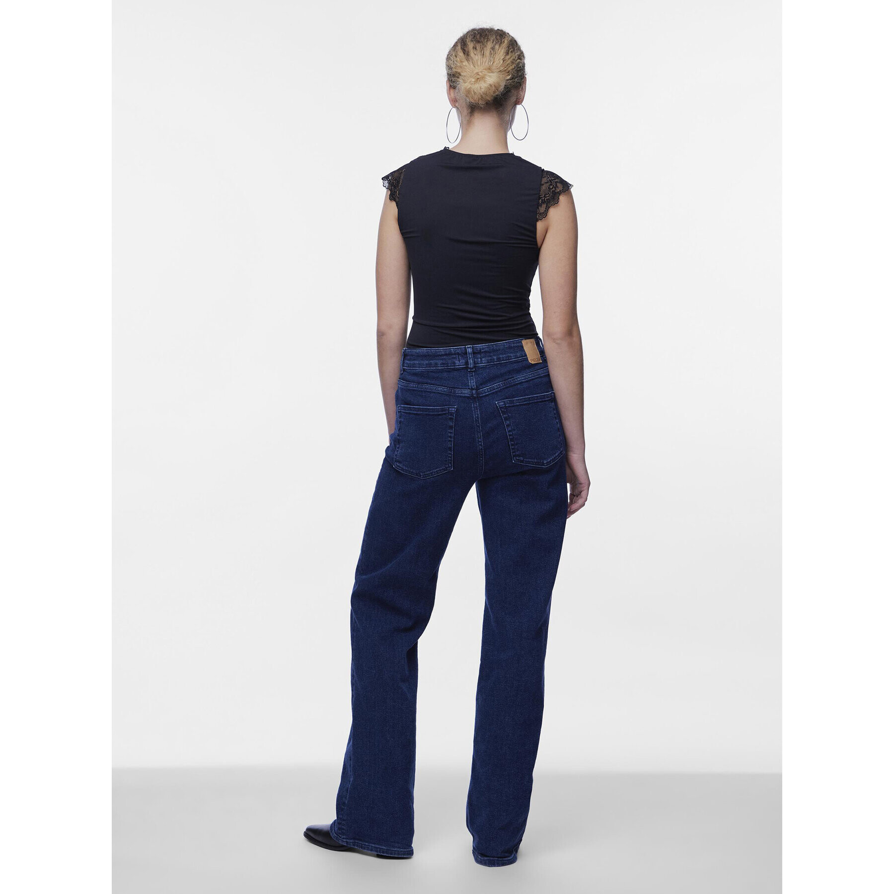 Pieces Боди Tatianna 17114311 Черен Slim Fit - Pepit.bg
