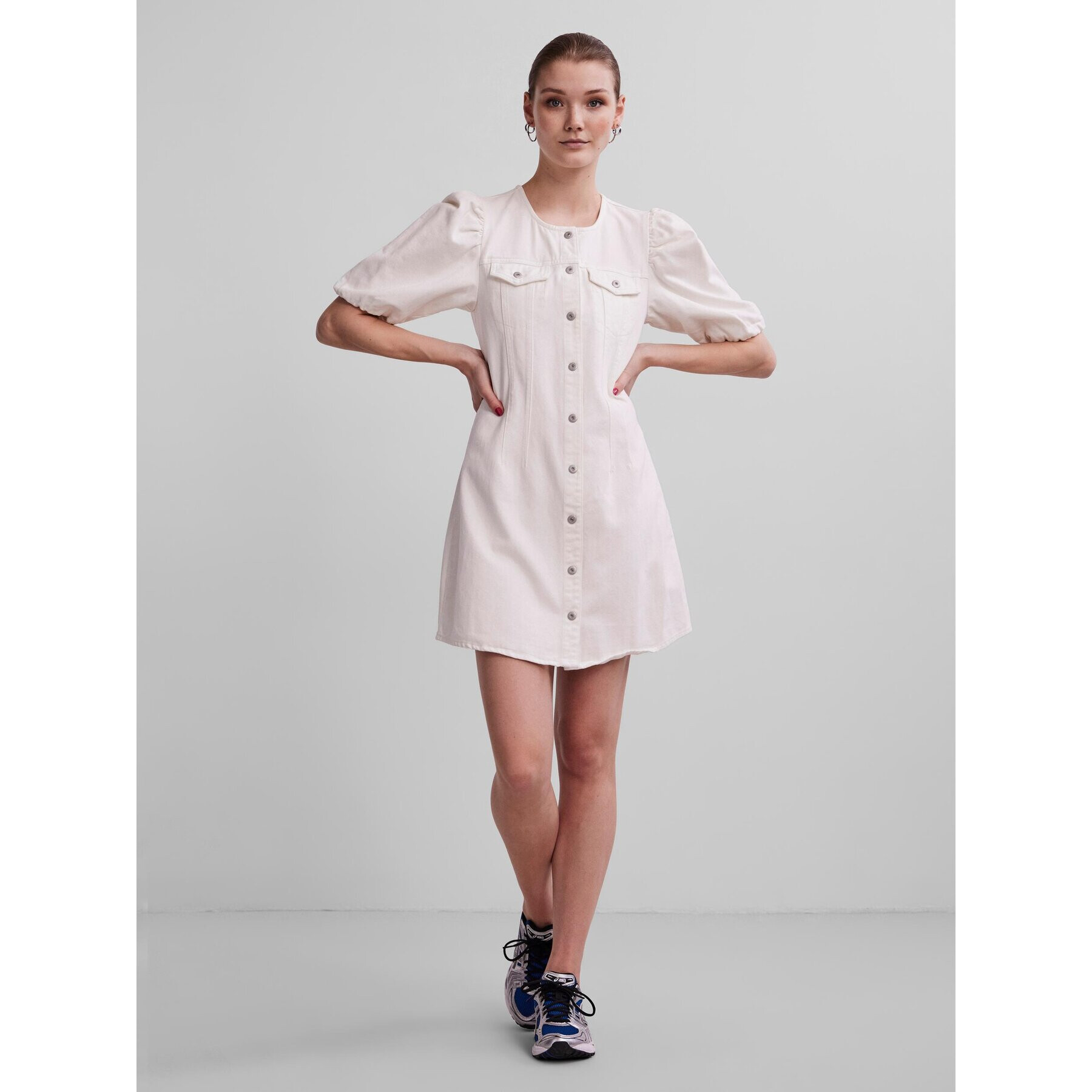 Pieces Дънкова рокля Vista 17123686 Бял Regular Fit - Pepit.bg