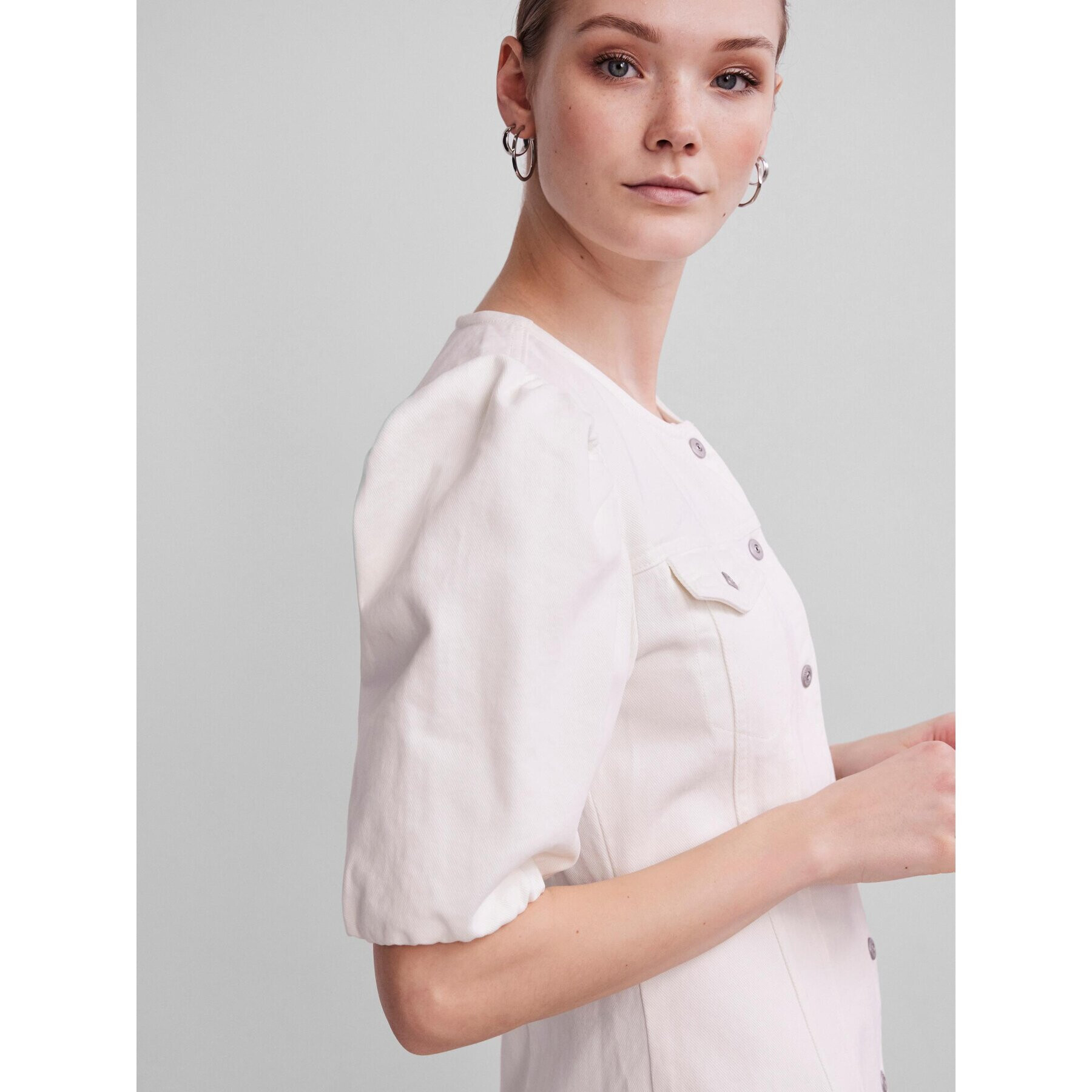 Pieces Дънкова рокля Vista 17123686 Бял Regular Fit - Pepit.bg