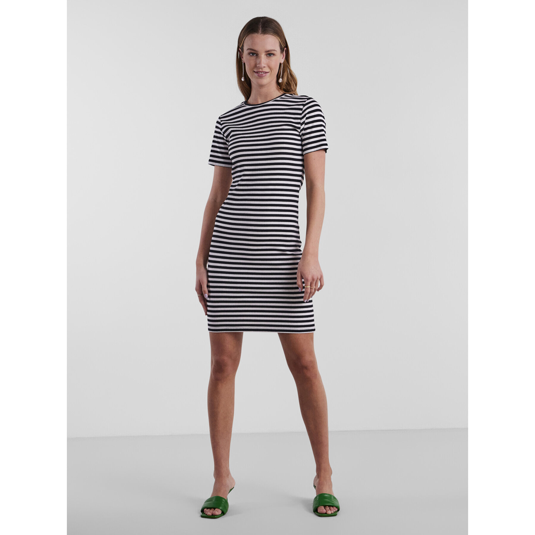 Pieces Ежедневна рокля 17134049 Бял Slim Fit - Pepit.bg