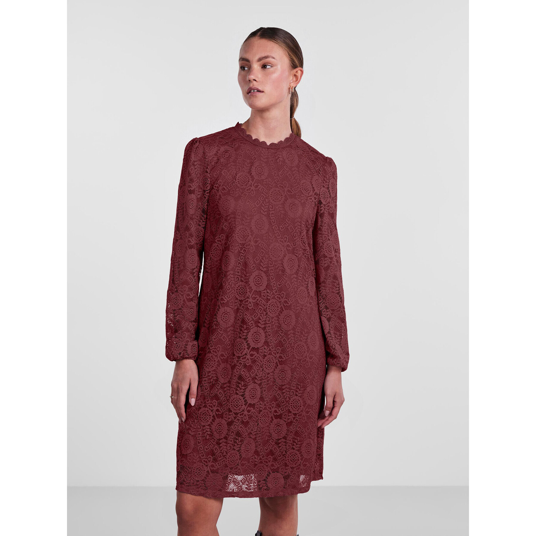 Pieces Ежедневна рокля 17139864 Бордо Regular Fit - Pepit.bg