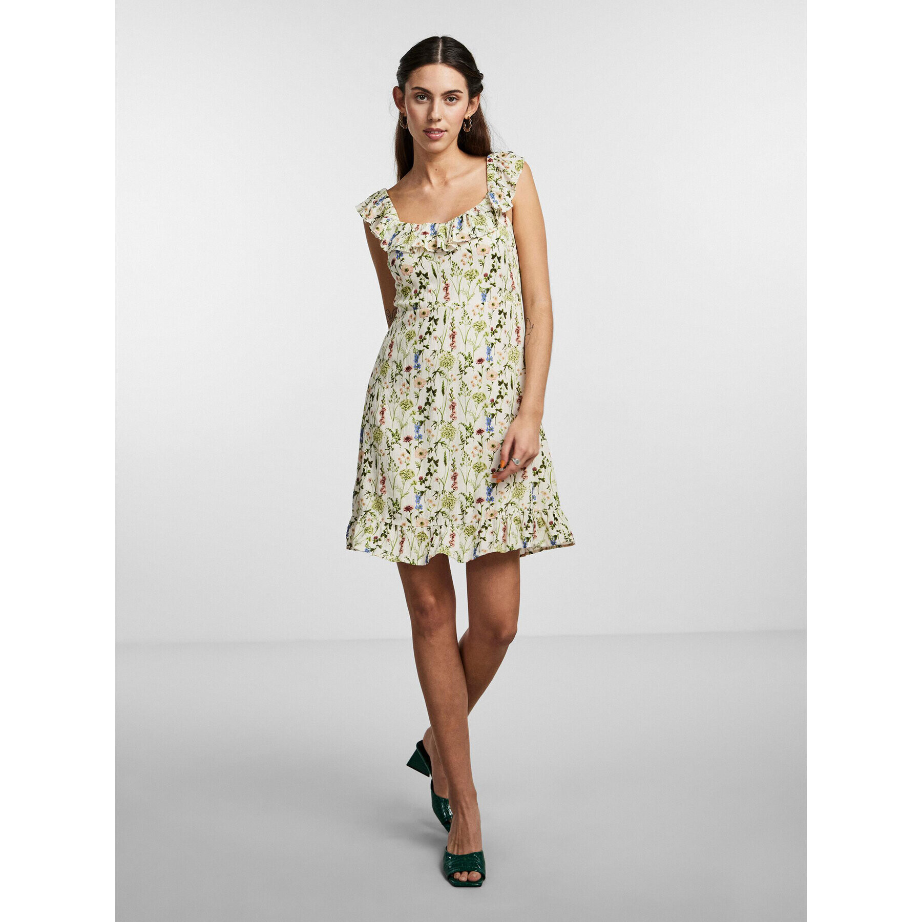 Pieces Лятна рокля 17139633 Екрю Regular Fit - Pepit.bg