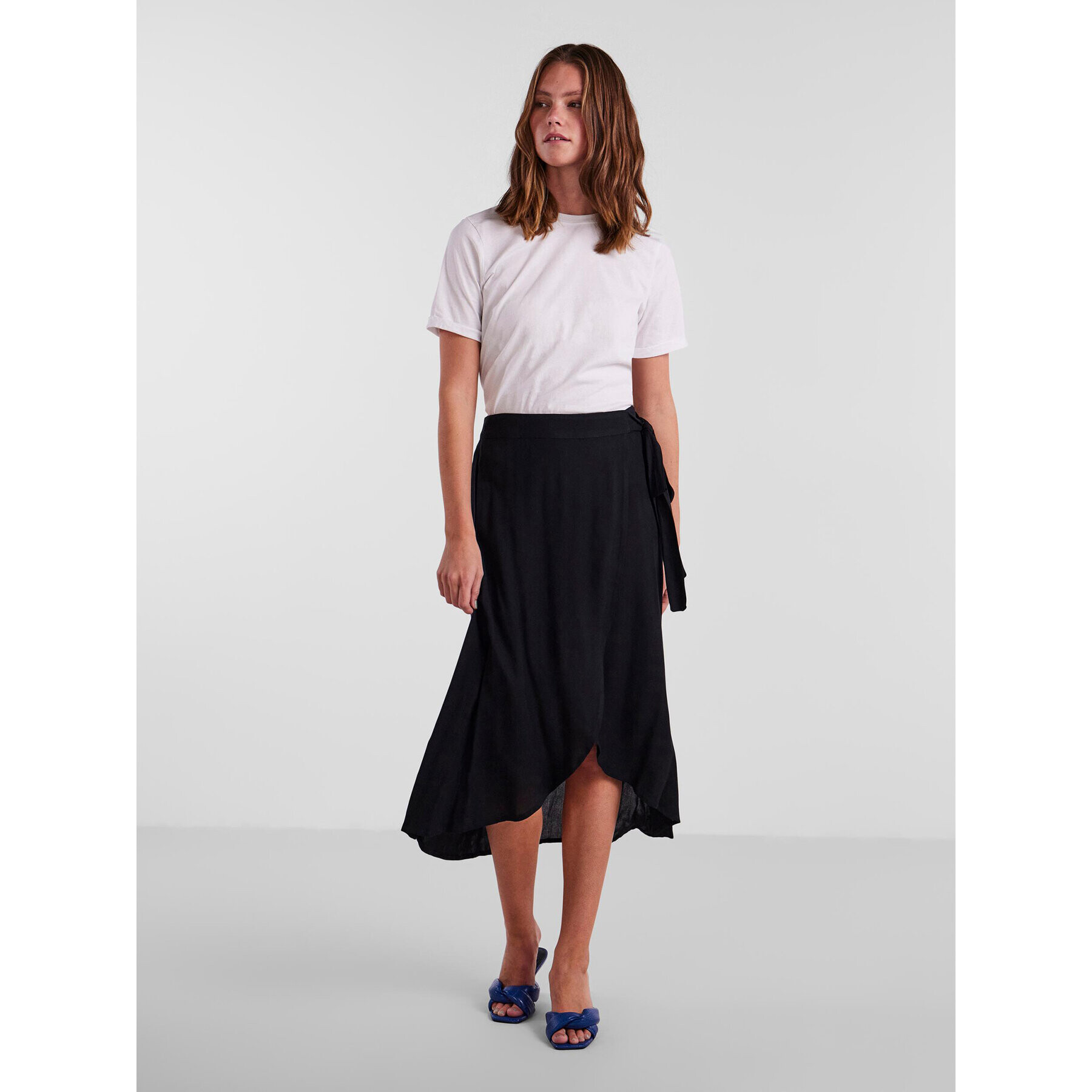 Pieces Пола 17133697 Черен Regular Fit - Pepit.bg