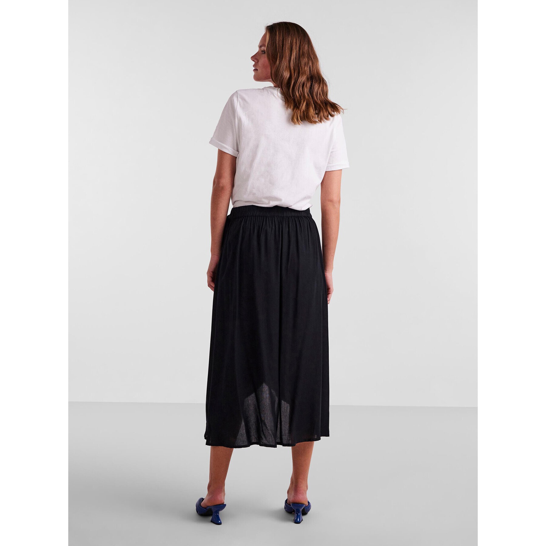 Pieces Пола 17133697 Черен Regular Fit - Pepit.bg