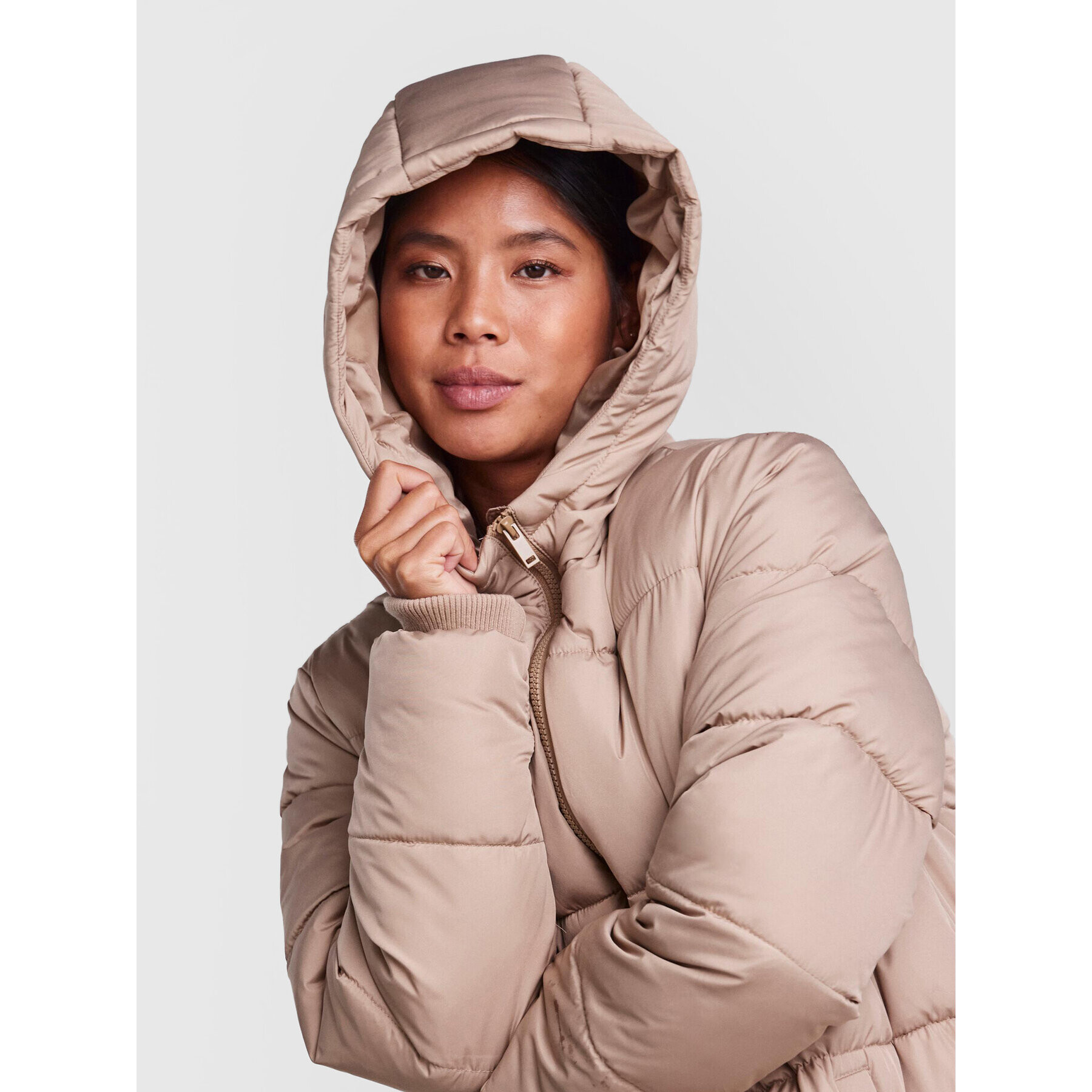 Pieces Пухено яке Bee 17127426 Бежов Oversize - Pepit.bg
