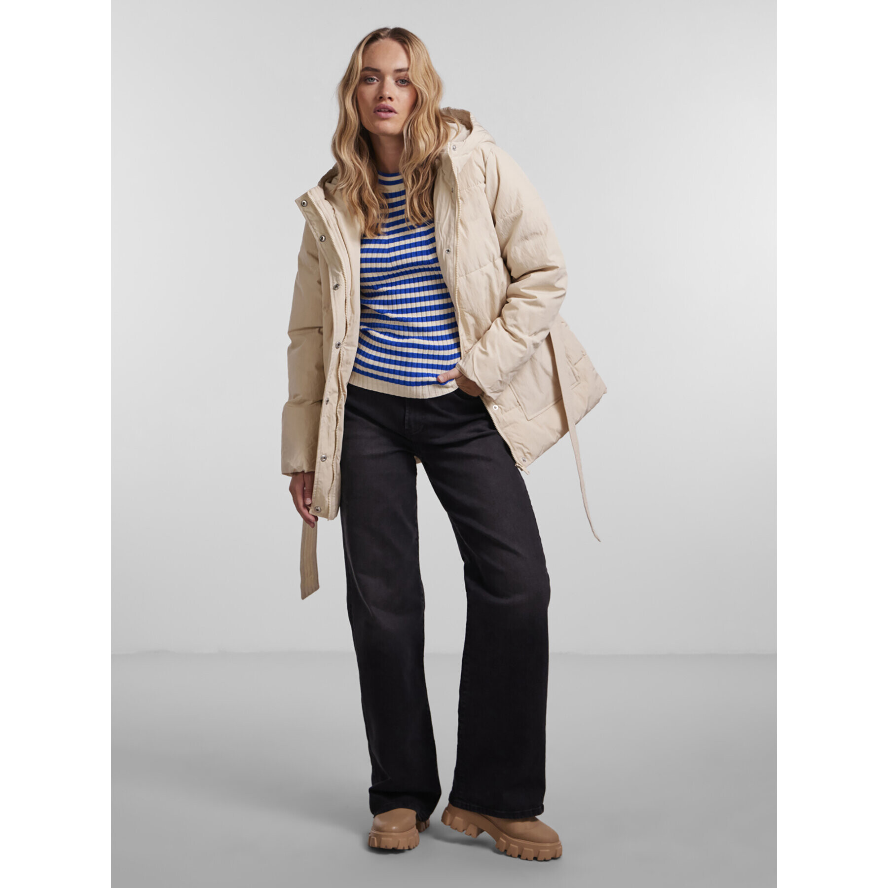 Pieces Пухено яке Nidone 17128174 Бежов Regular Fit - Pepit.bg