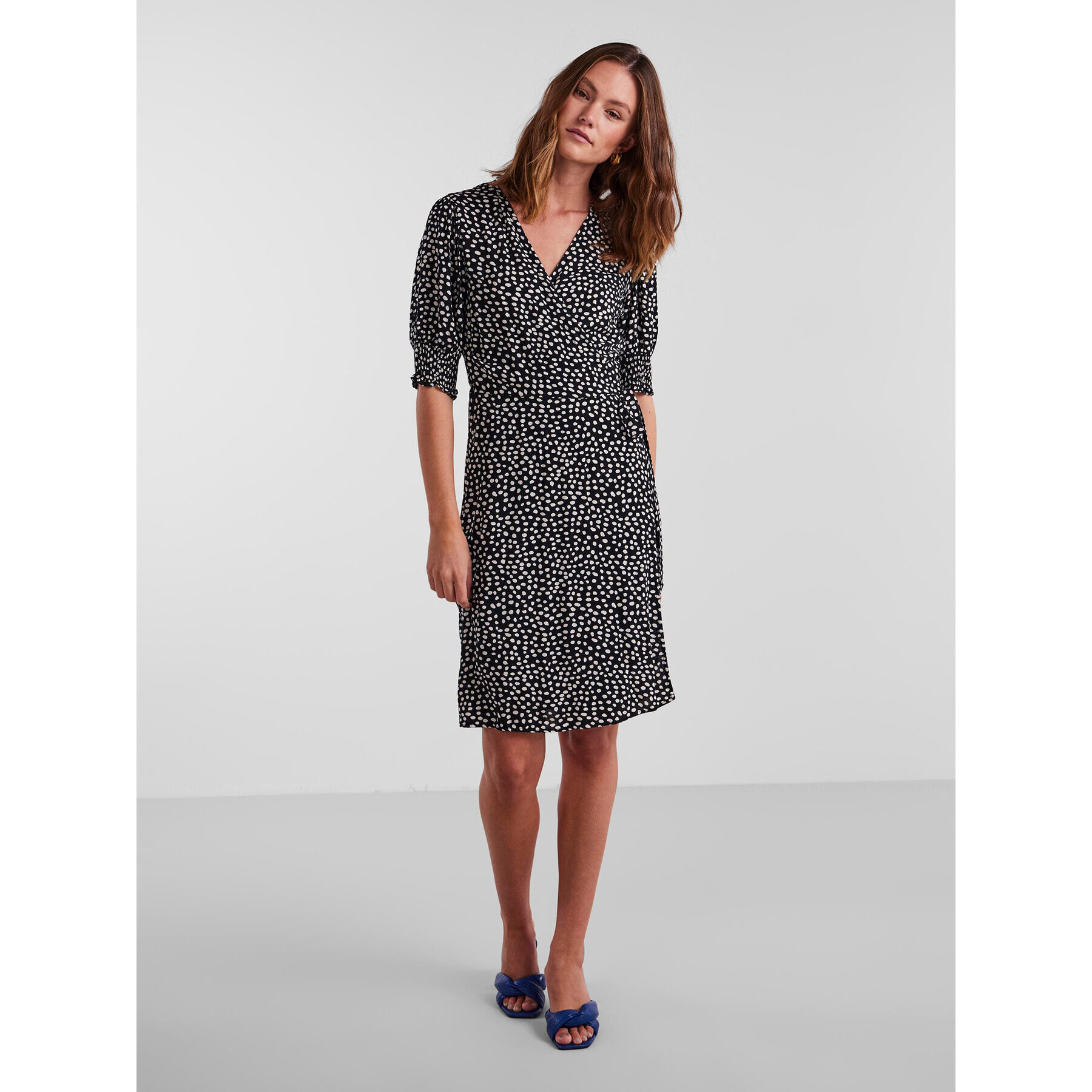 Pieces Ежедневна рокля 17133694 Черен Regular Fit - Pepit.bg