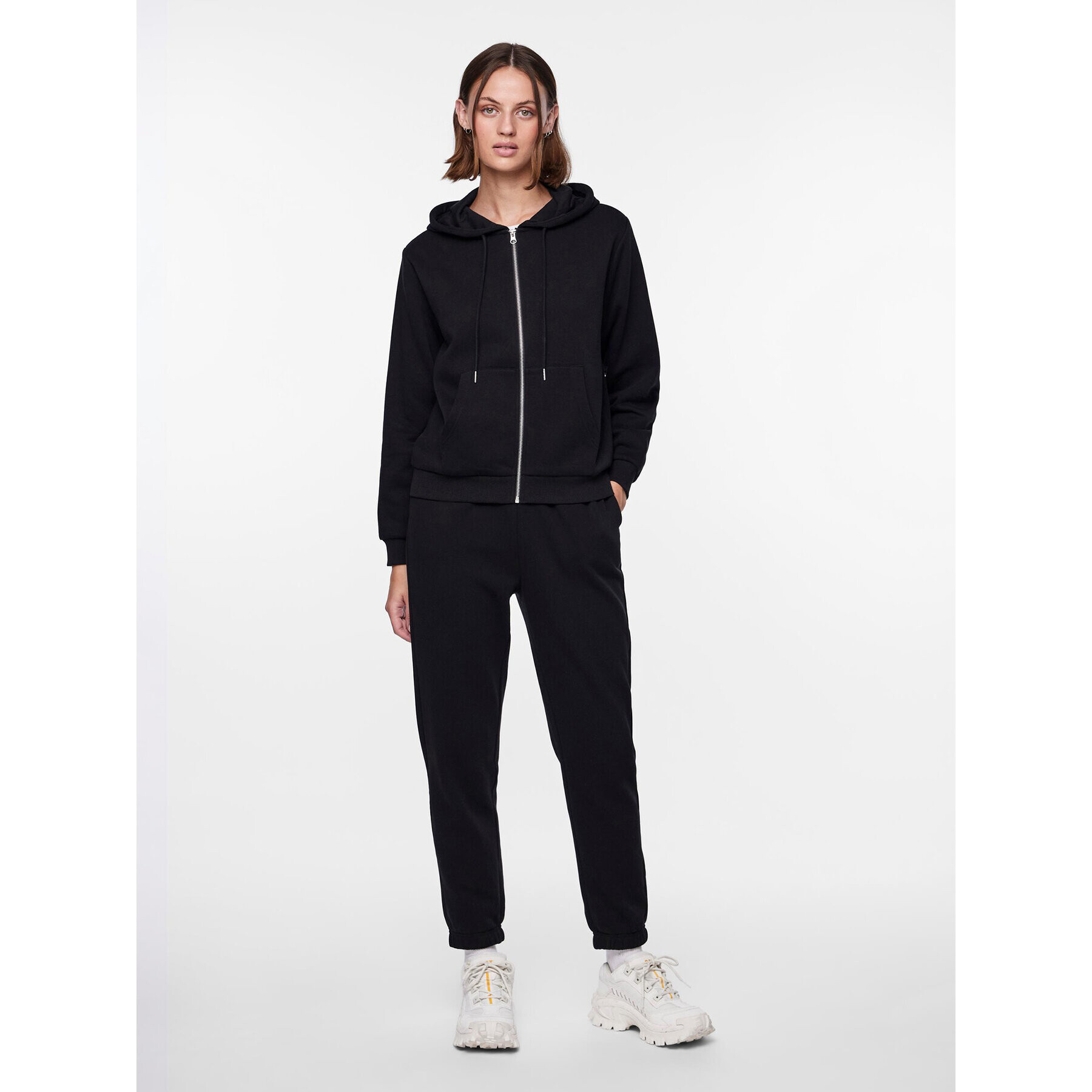Pieces Суитшърт 17140741 Черен Regular Fit - Pepit.bg