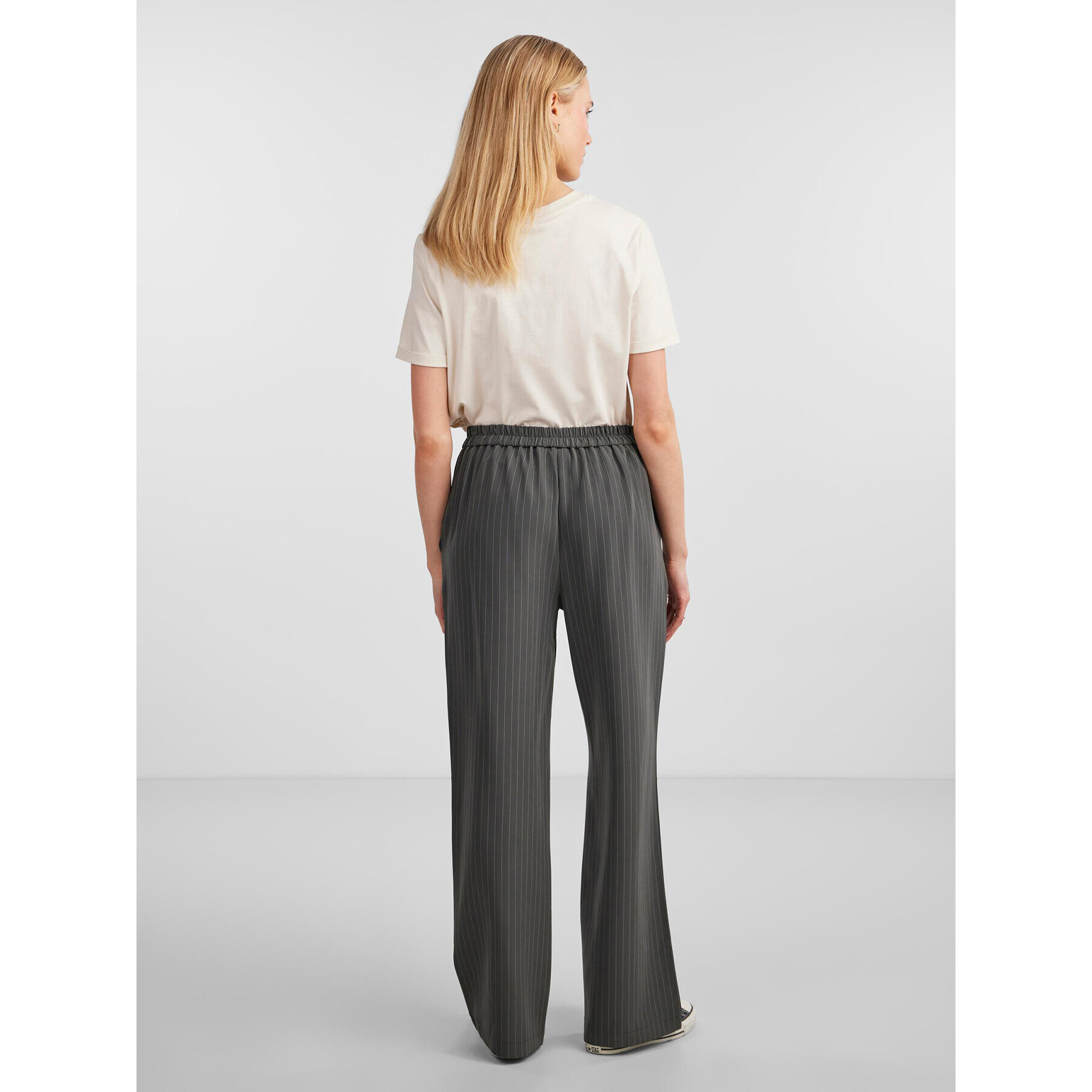 Pieces Текстилни панталони 17130407 Сив Loose Fit - Pepit.bg