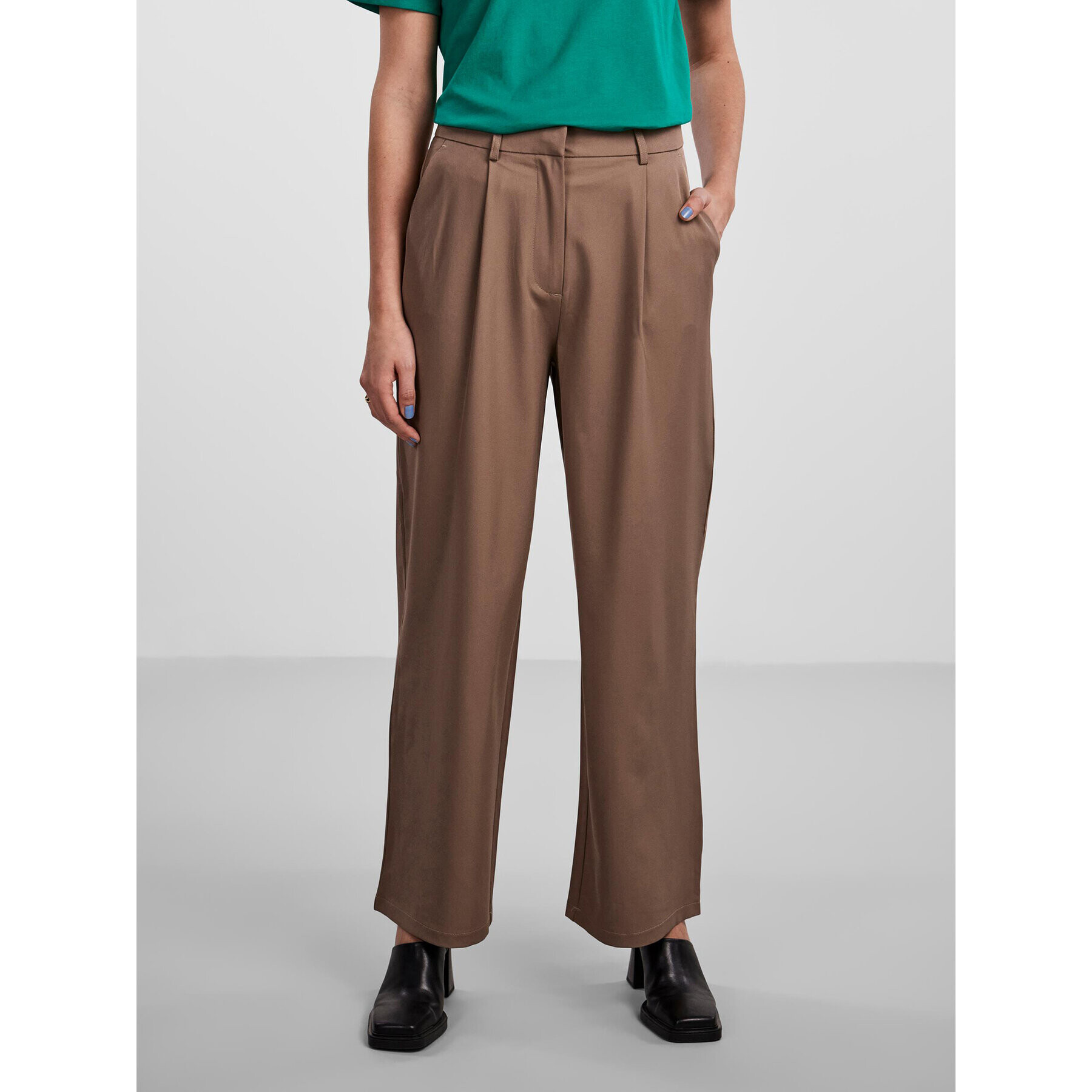 Pieces Текстилни панталони Size 17124525 Кафяв Regular Fit - Pepit.bg