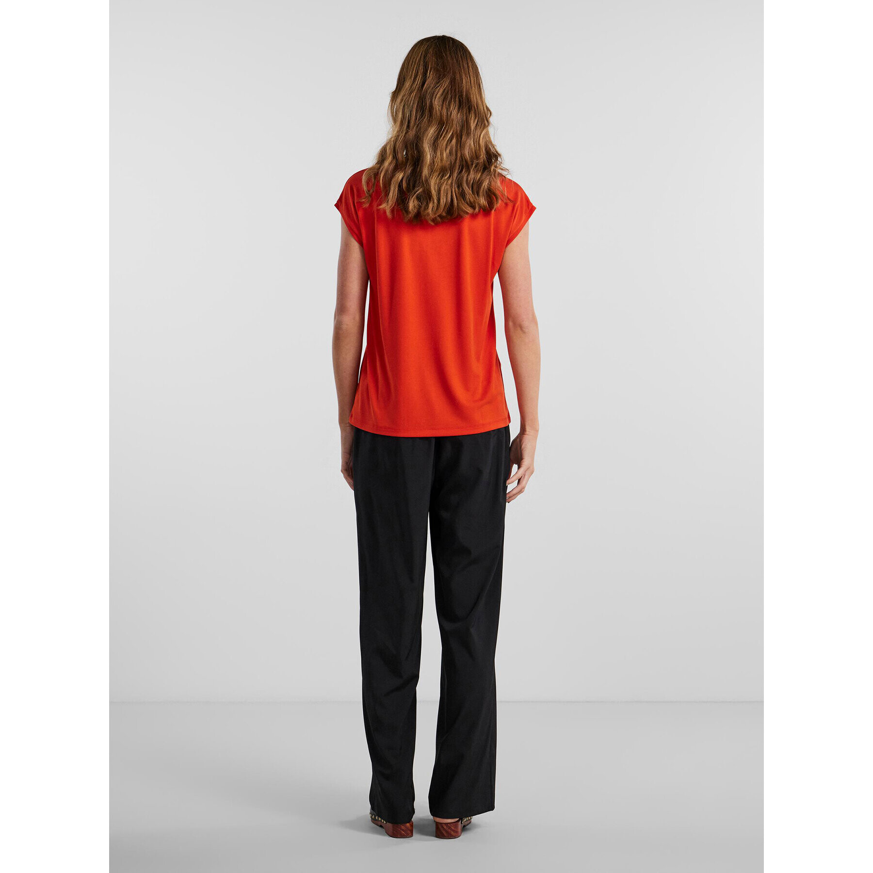 Pieces Тишърт 17095260 Червен Regular Fit - Pepit.bg