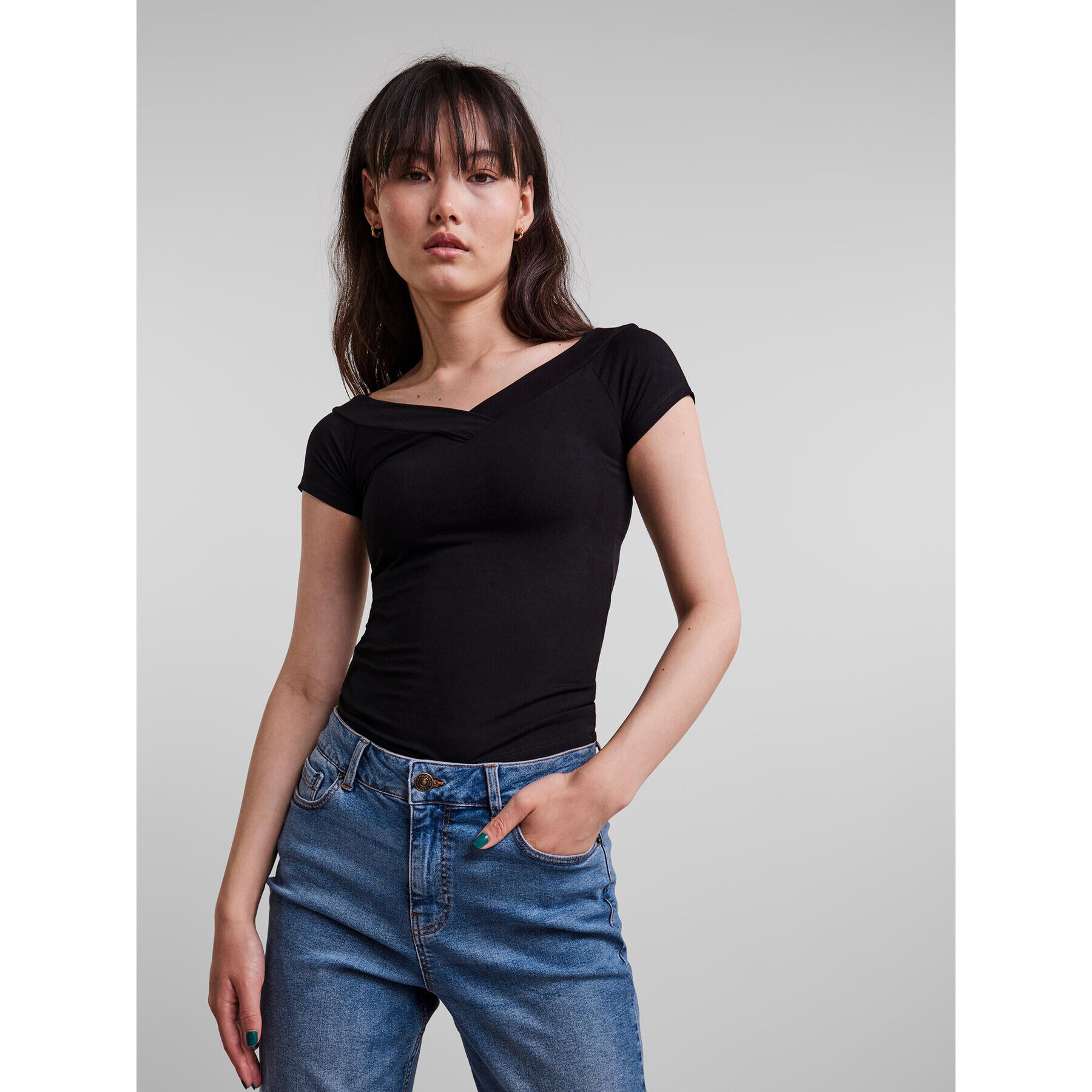 Pieces Тишърт 17106393 Черен Slim Fit - Pepit.bg