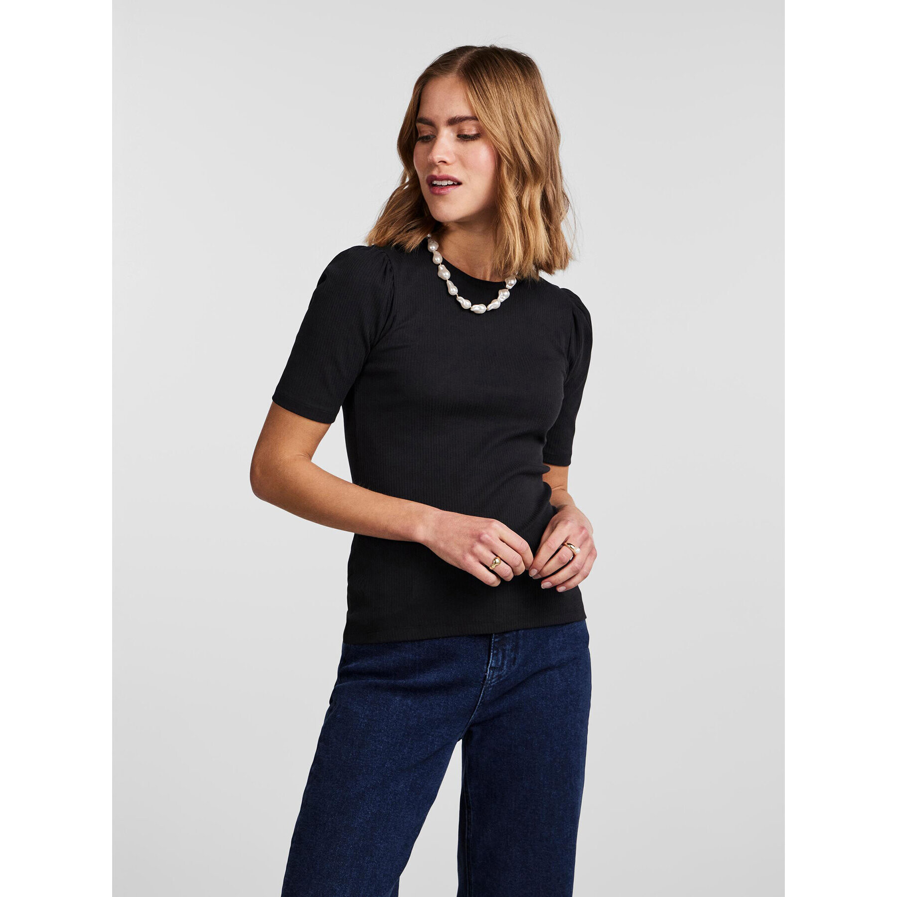 Pieces Тишърт 17133700 Черен Slim Fit - Pepit.bg