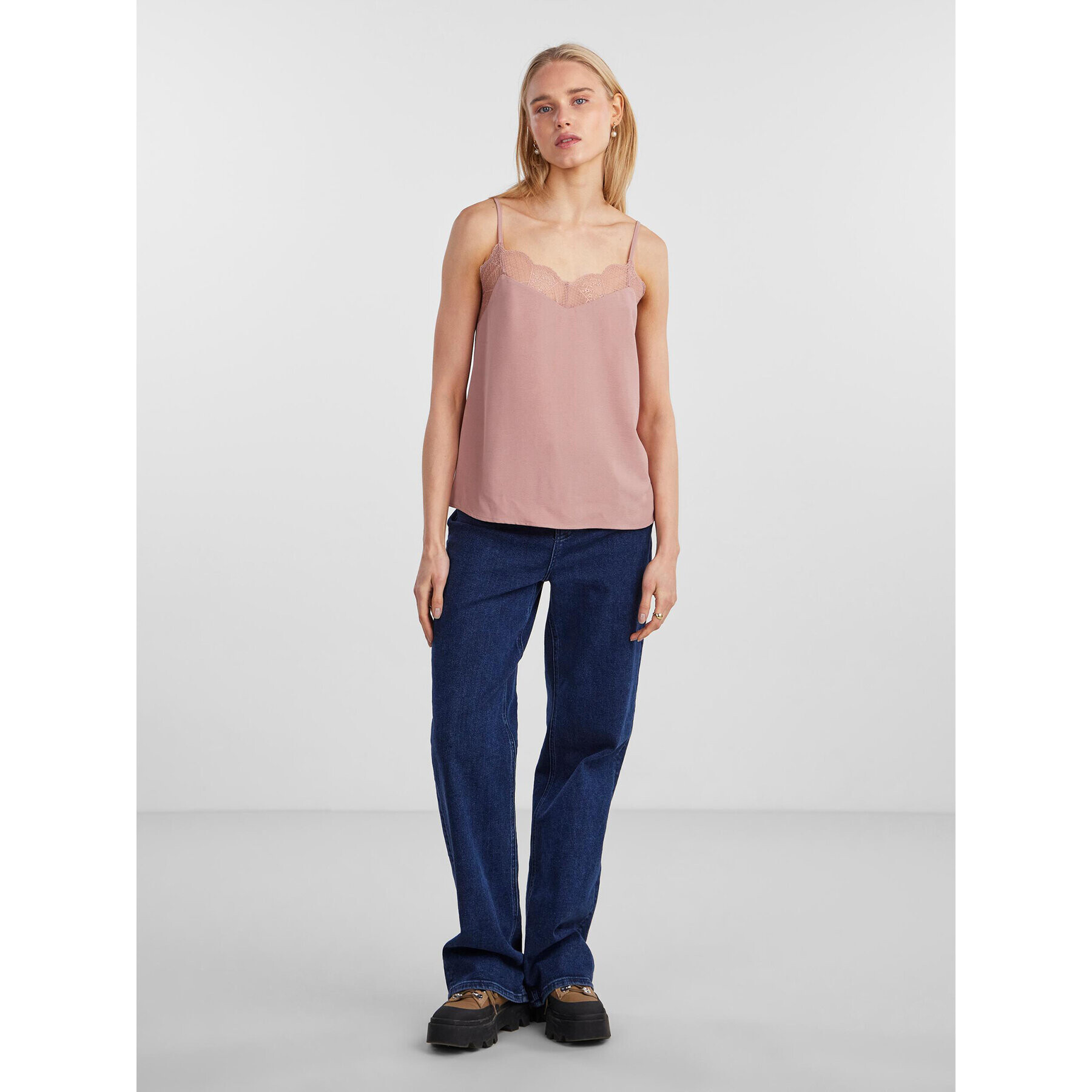 Pieces топ 17132739 Розов Regular Fit - Pepit.bg