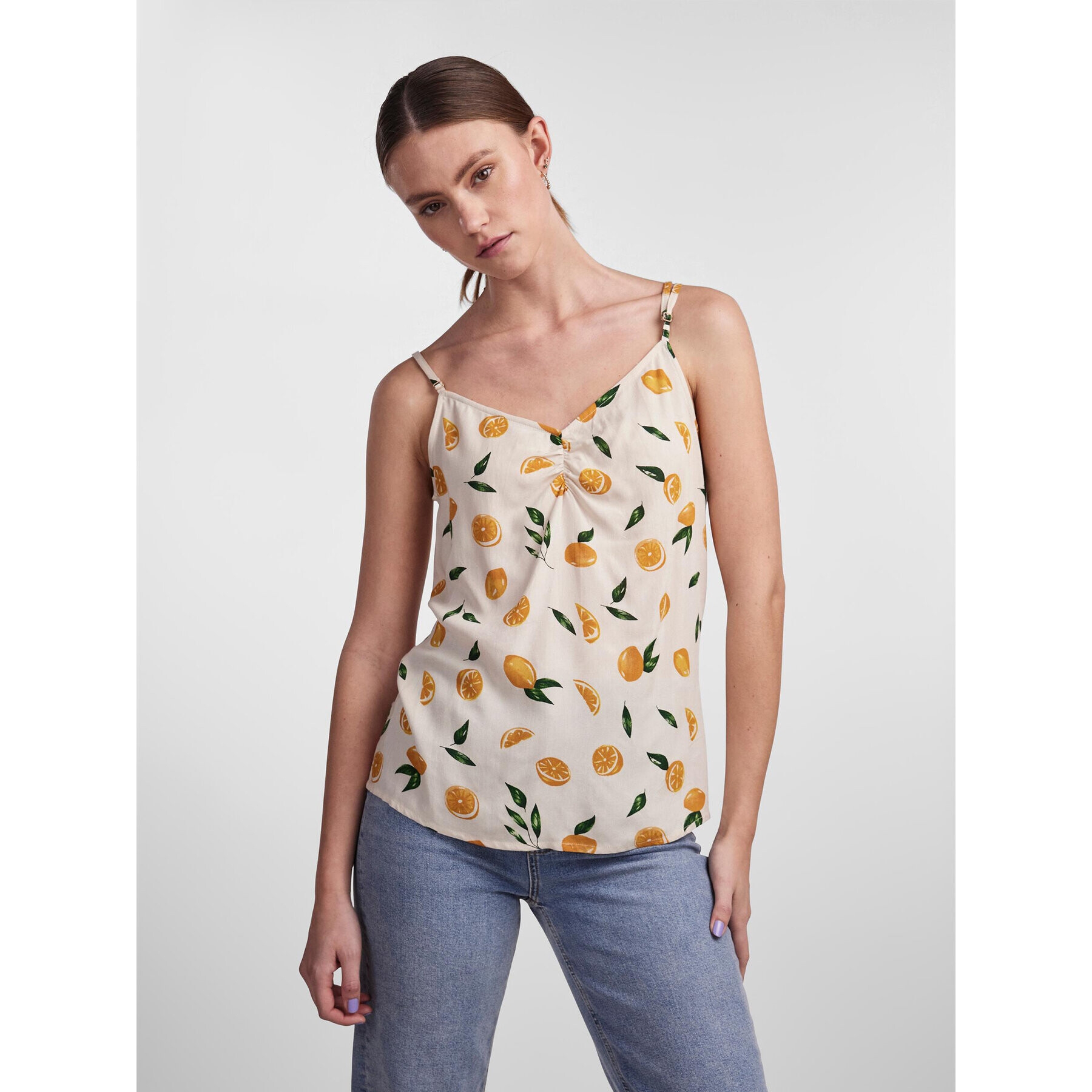 Pieces топ 17135284 Екрю Regular Fit - Pepit.bg
