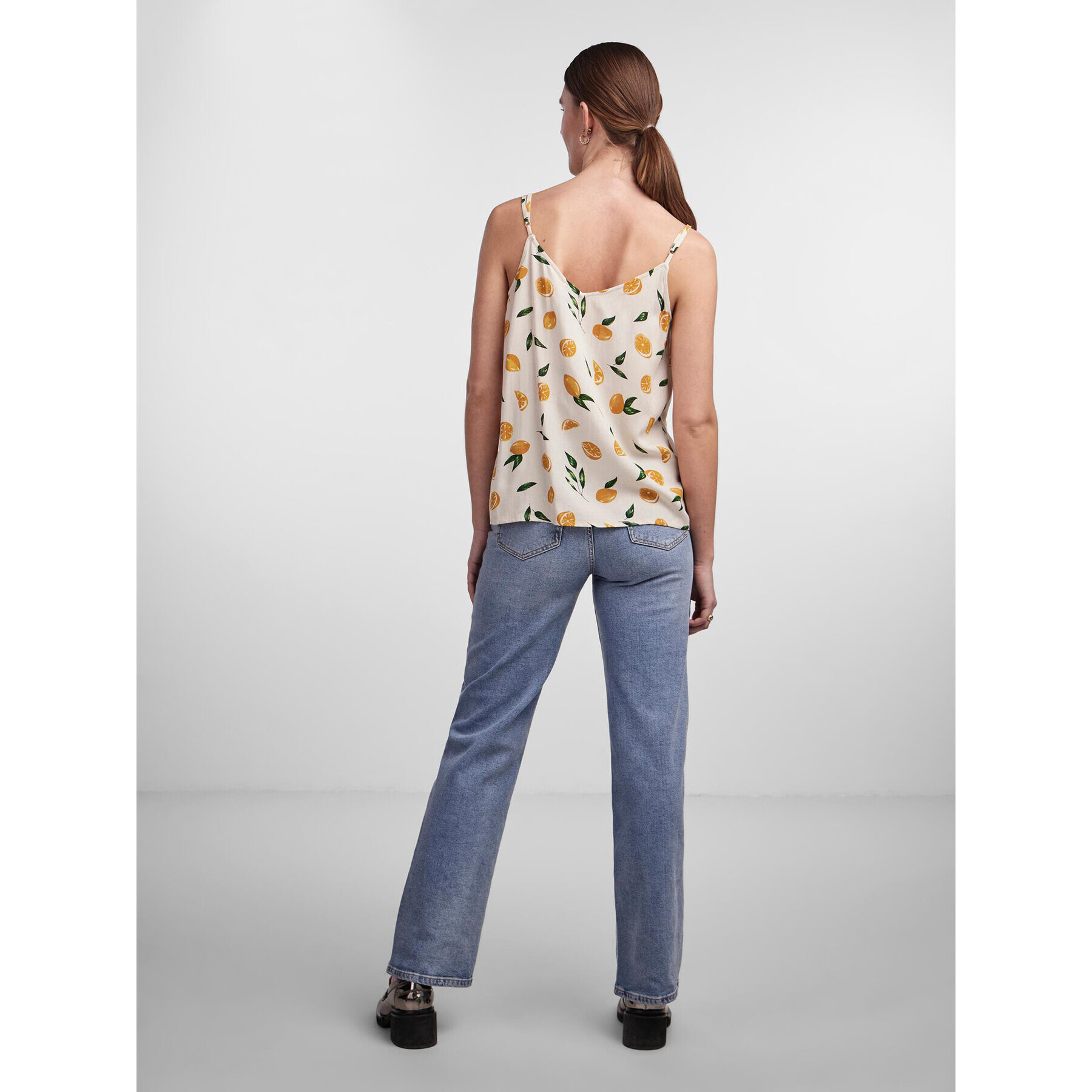 Pieces топ 17135284 Екрю Regular Fit - Pepit.bg