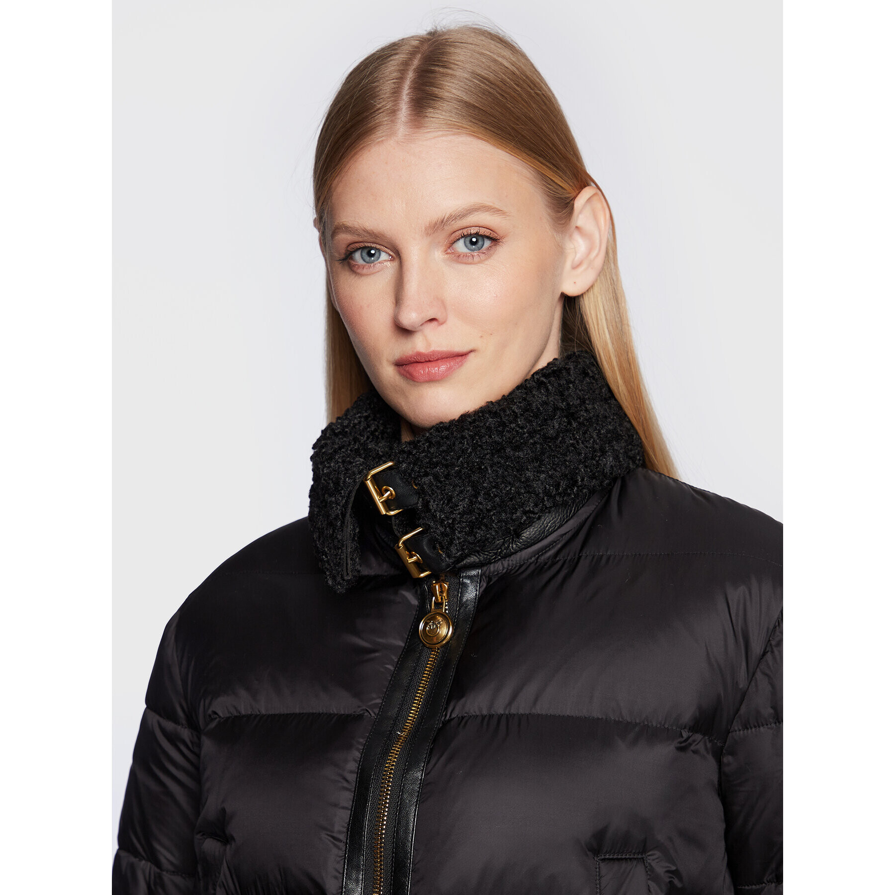 Pinko Пухено яке Iside 1G18KJ Y4V5 Черен Regular Fit - Pepit.bg