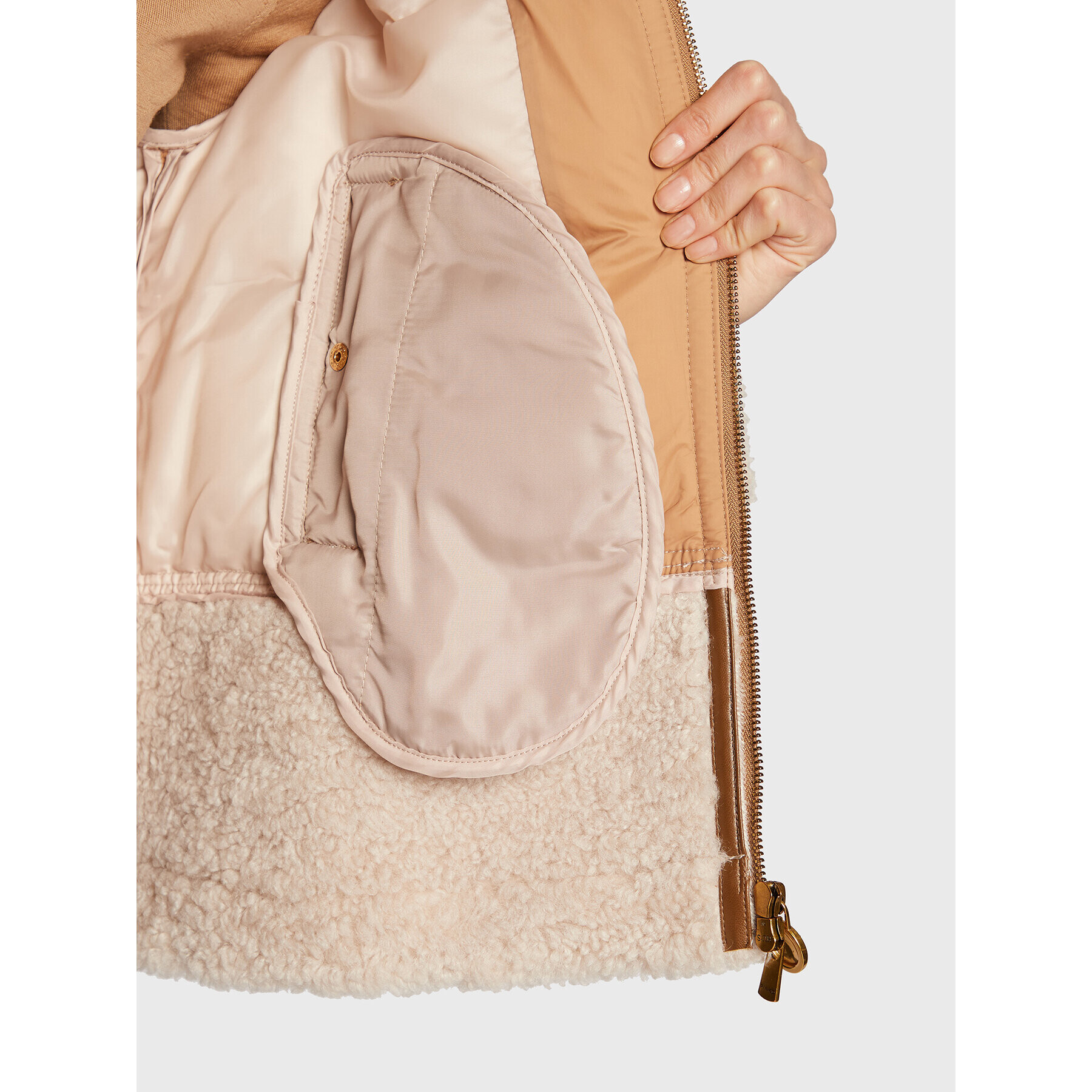Pinko Пухено яке Iside 1G18KJ Y4V5 Кафяв Regular Fit - Pepit.bg